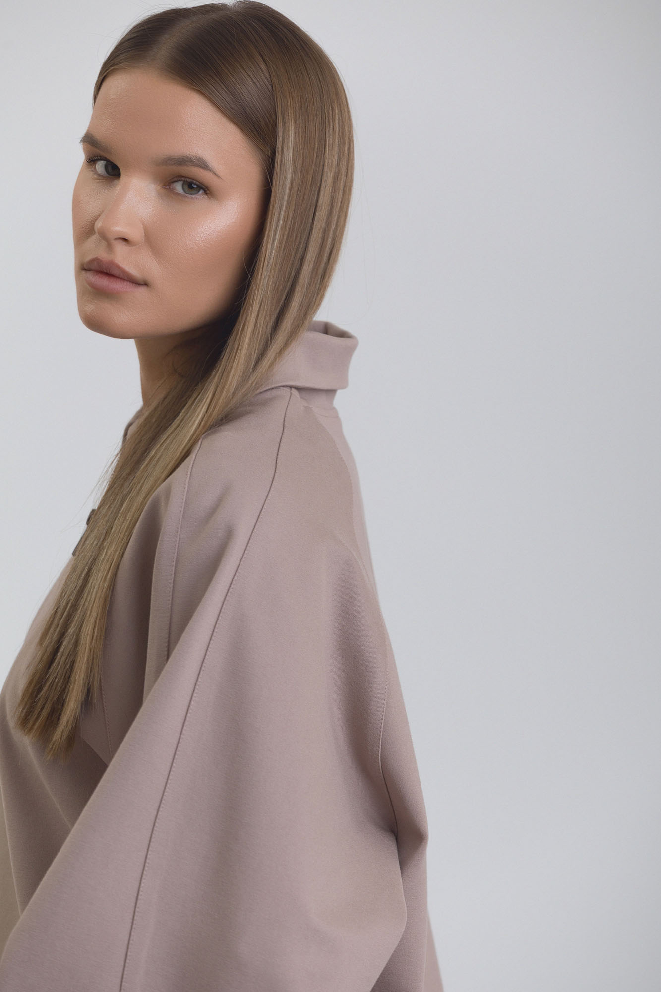 Свитшот The Hills Бежевый