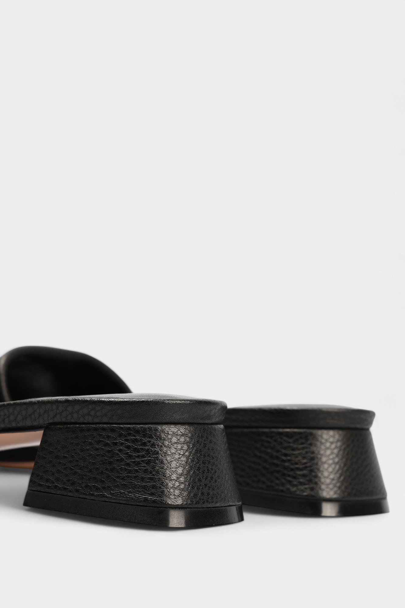 L24903-3 Сабо Graciana Черный