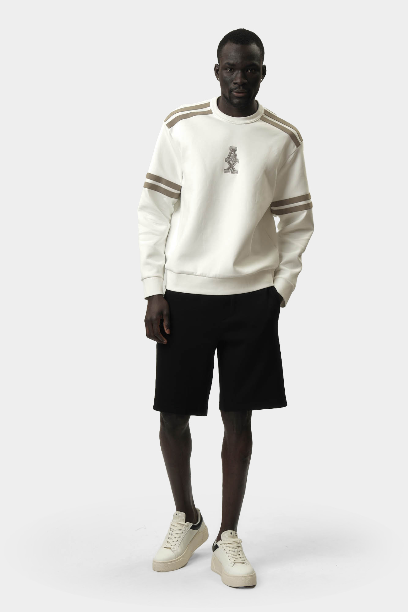 XM000372_AF10818 Шорты Armani Exchange 