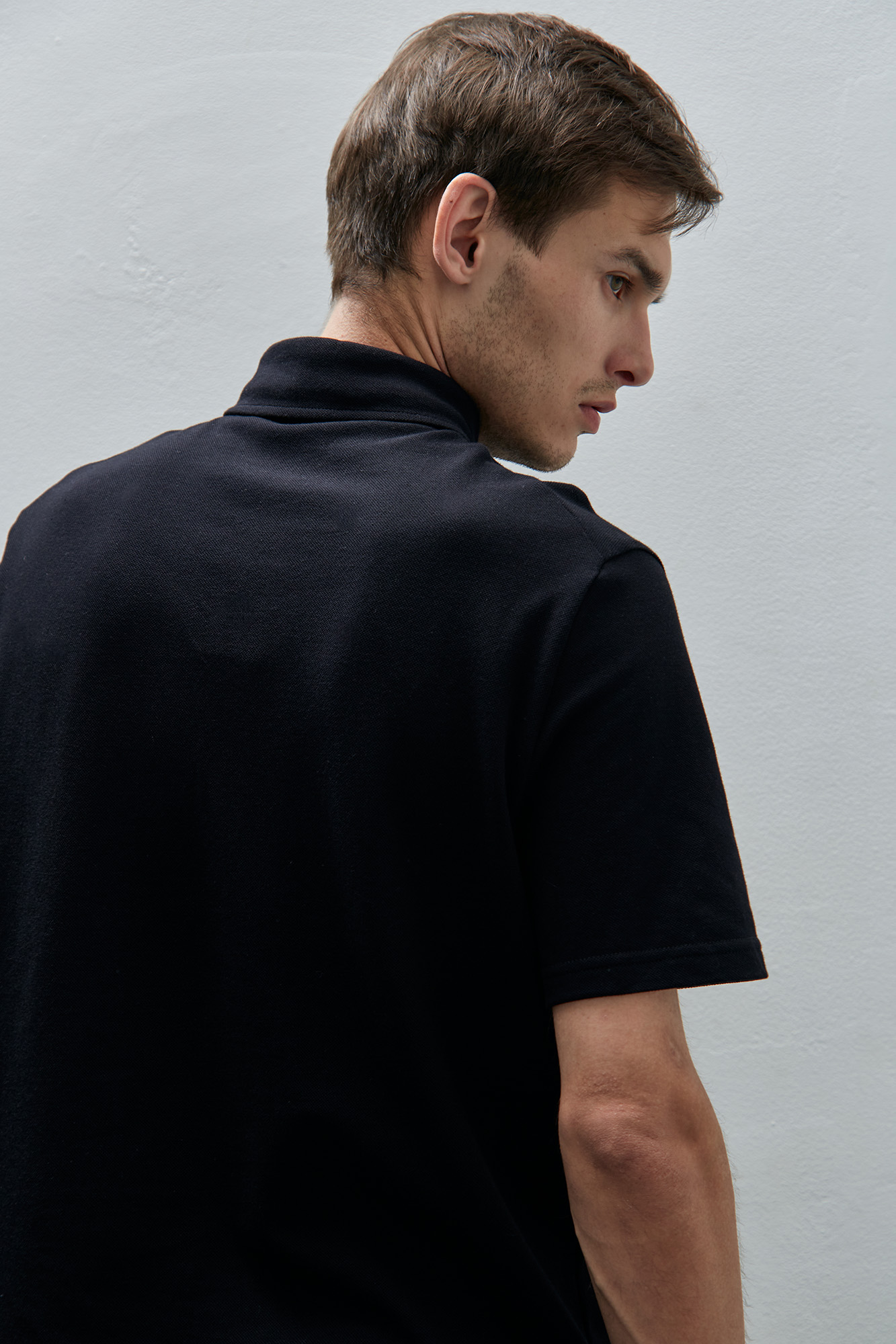 M-232-P-23-0069 Поло The Hills Черный