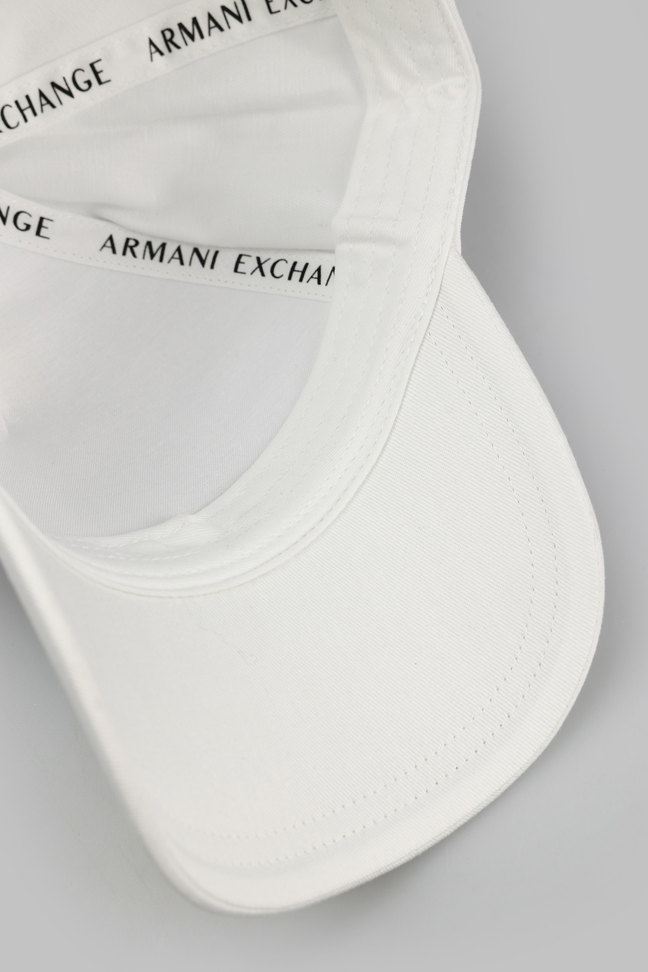 954219_CC812 Кепка Armani Exchange Белый