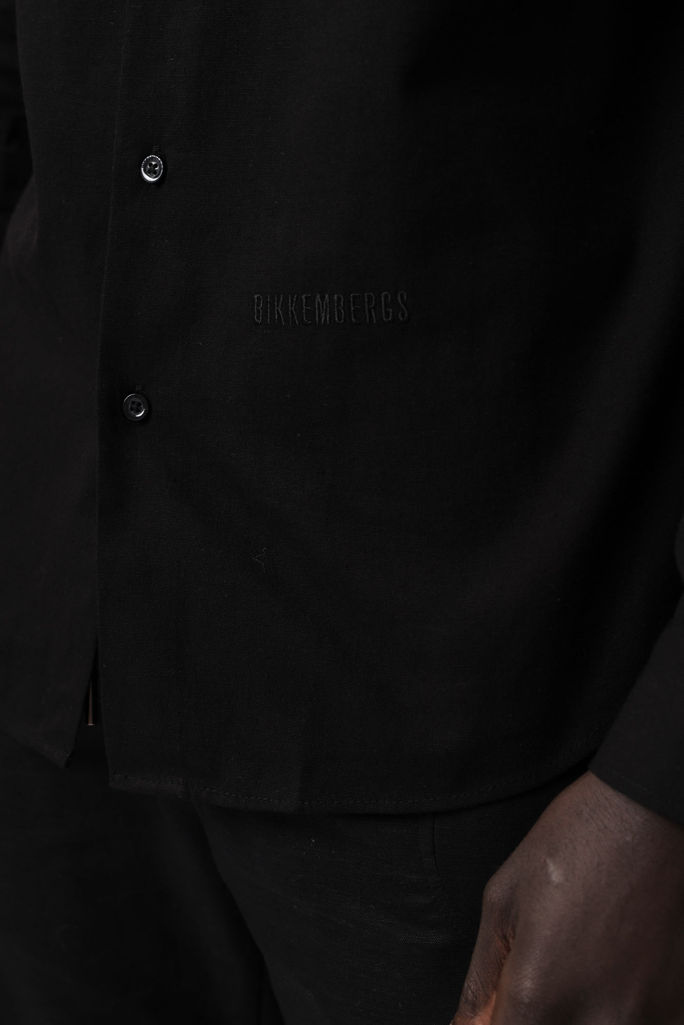 BMS0785L Сорочка льняная д/р Bikkembergs Черный