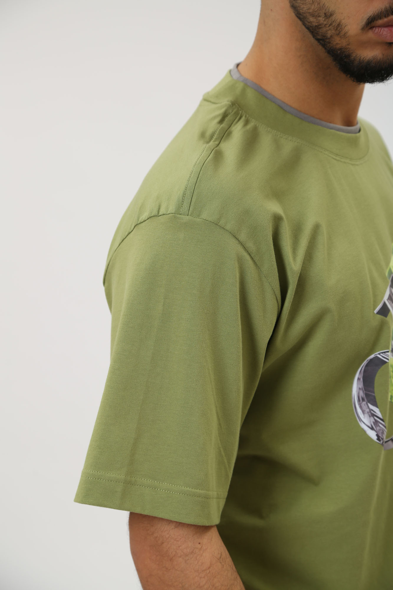 J30J325201 Футболка Calvin Klein Jeans Зеленый