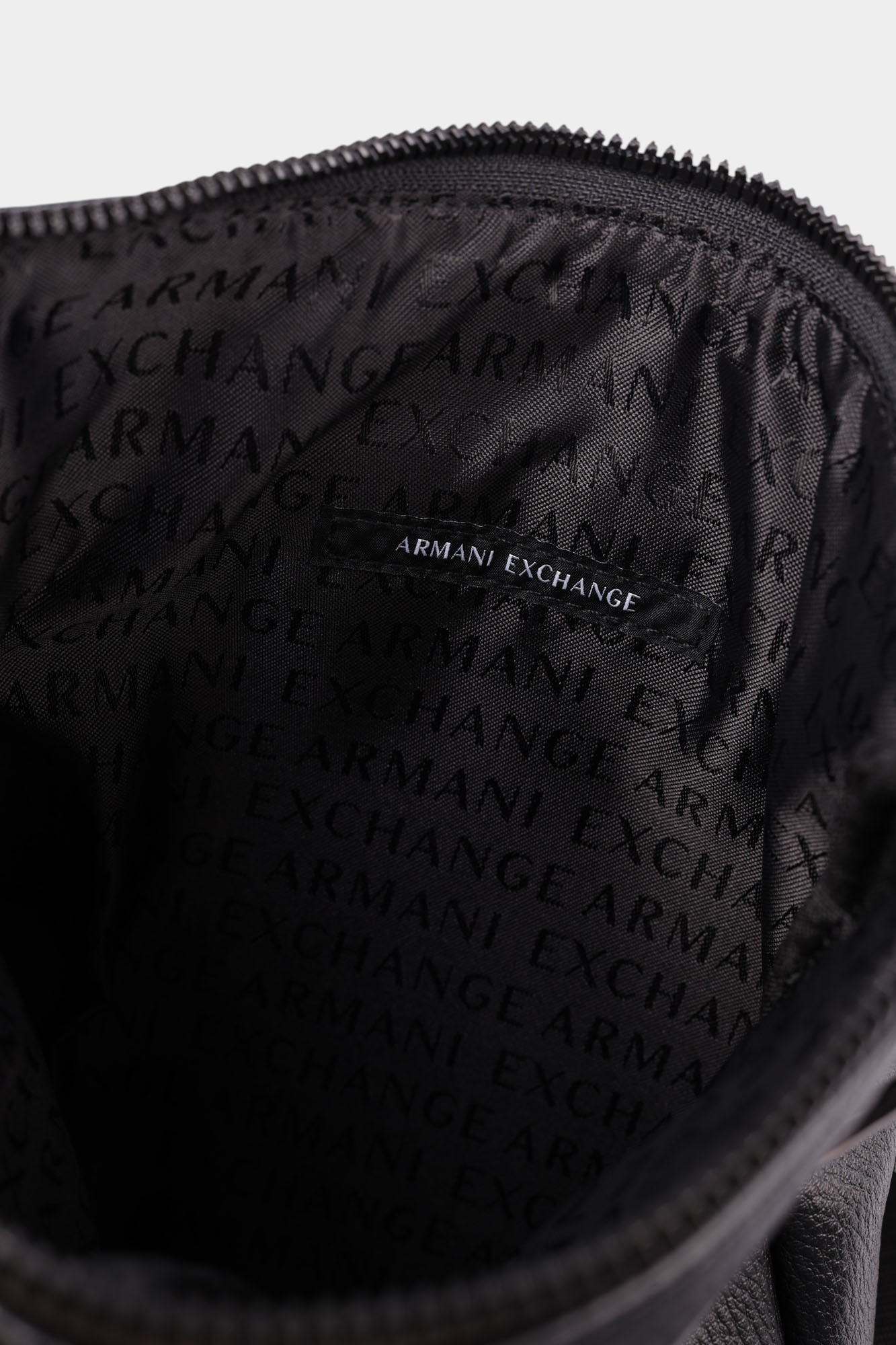 XM001603_AF17205 Сумка Armani Exchange Черный