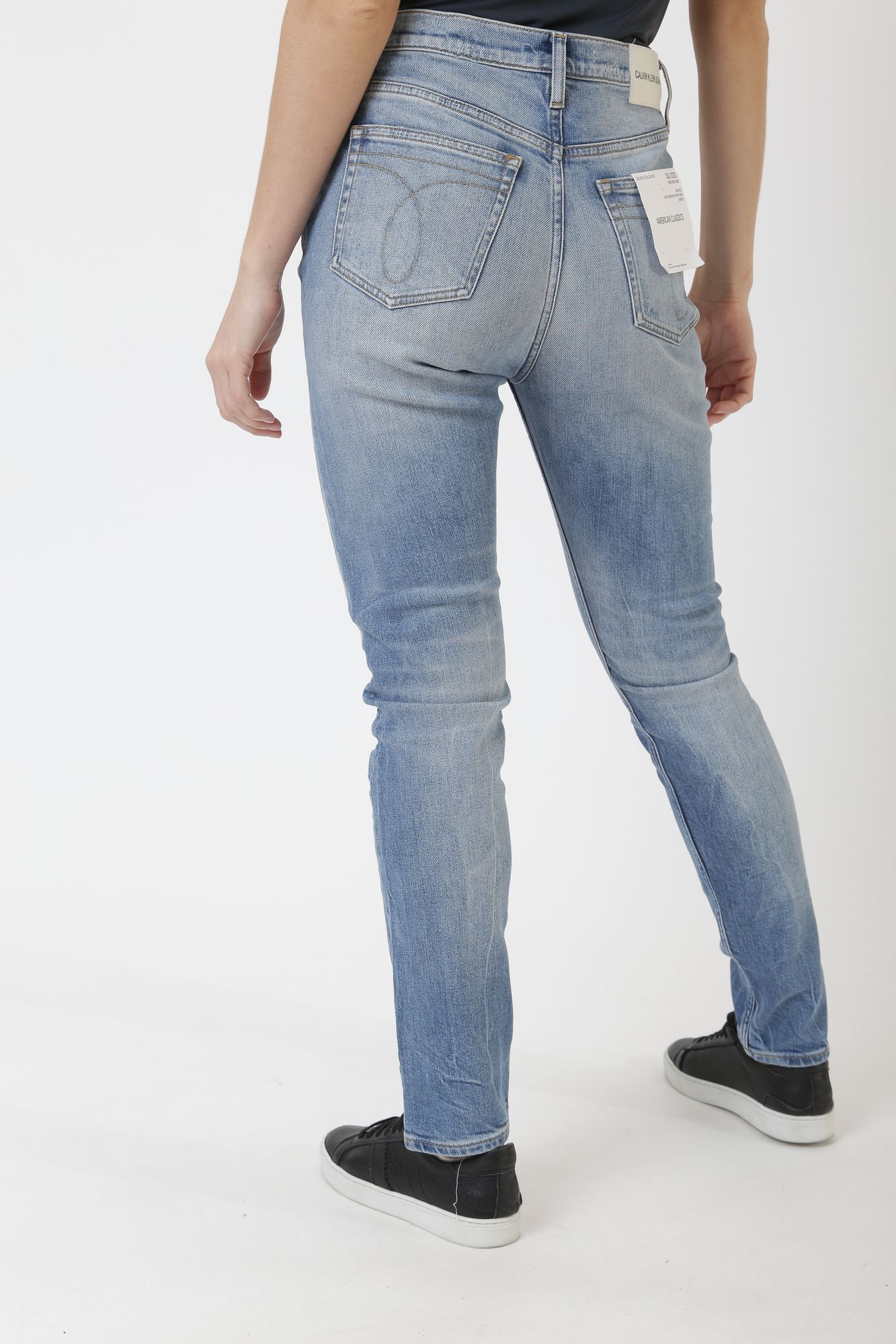 J20J209941_ джинсы high rise slim calvin klein jeans 