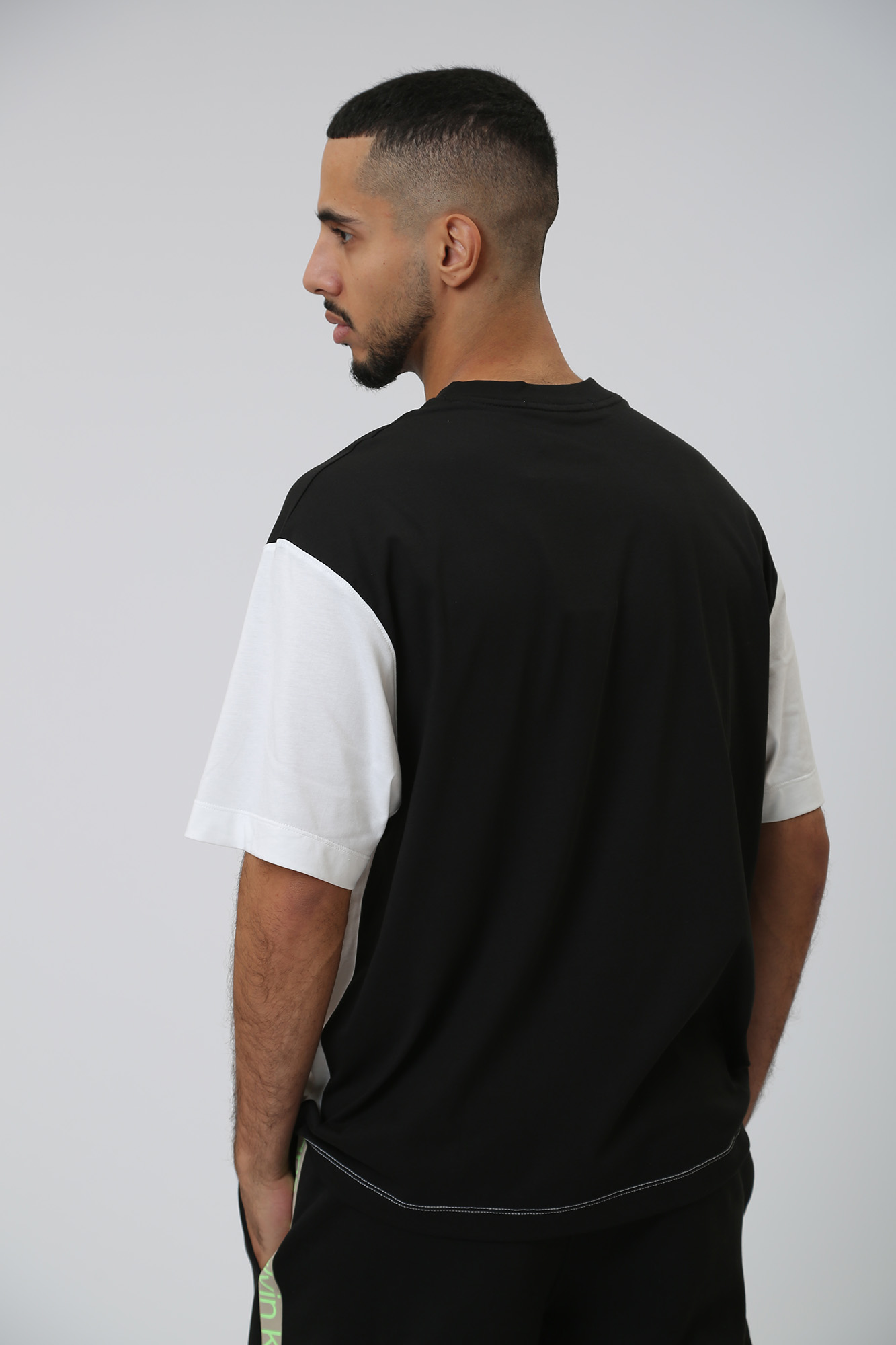 J30J324010 Футболка Calvin Klein Jeans Белый