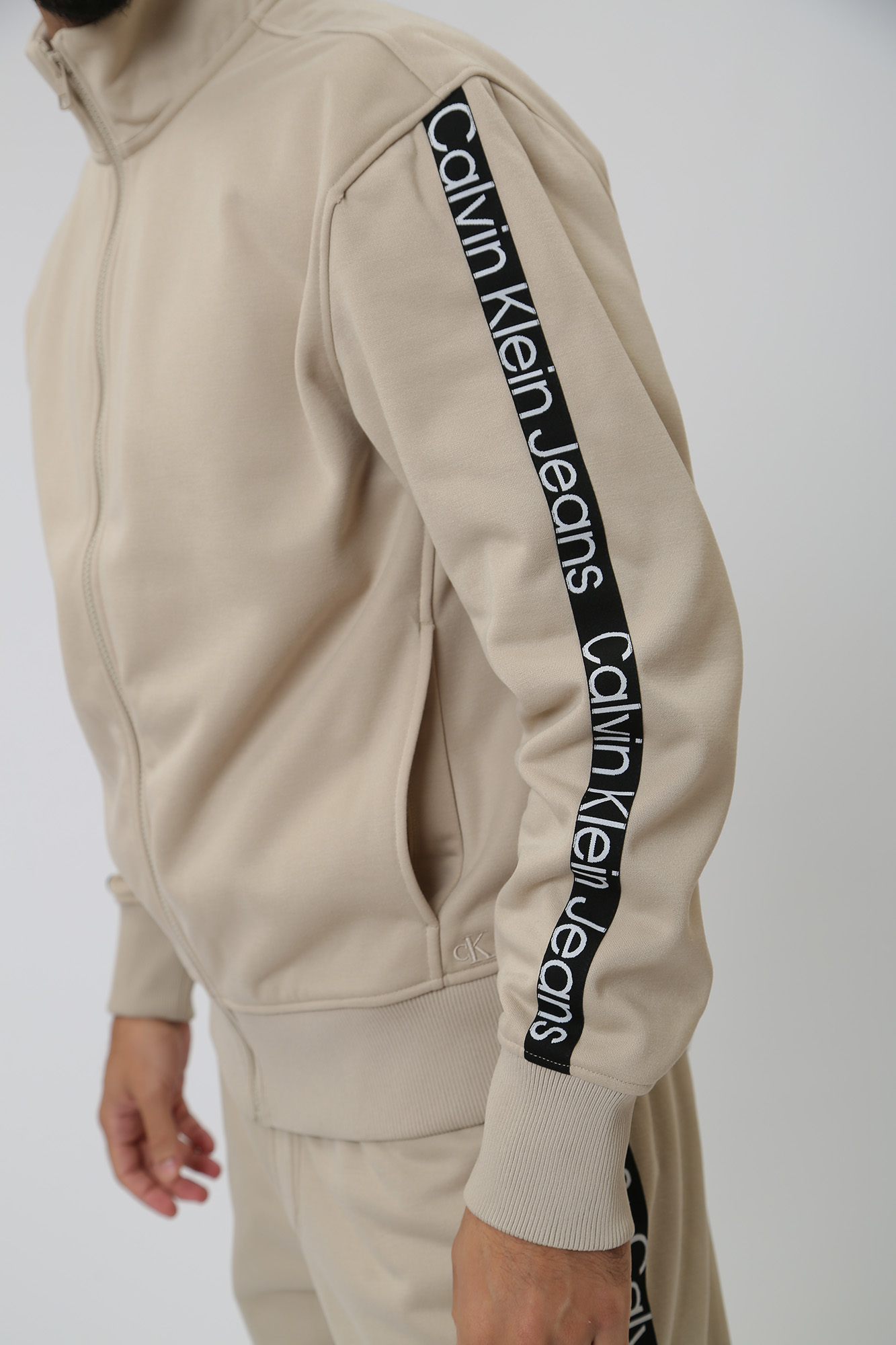 J30J324120 Толстовка Calvin Klein Jeans Серый