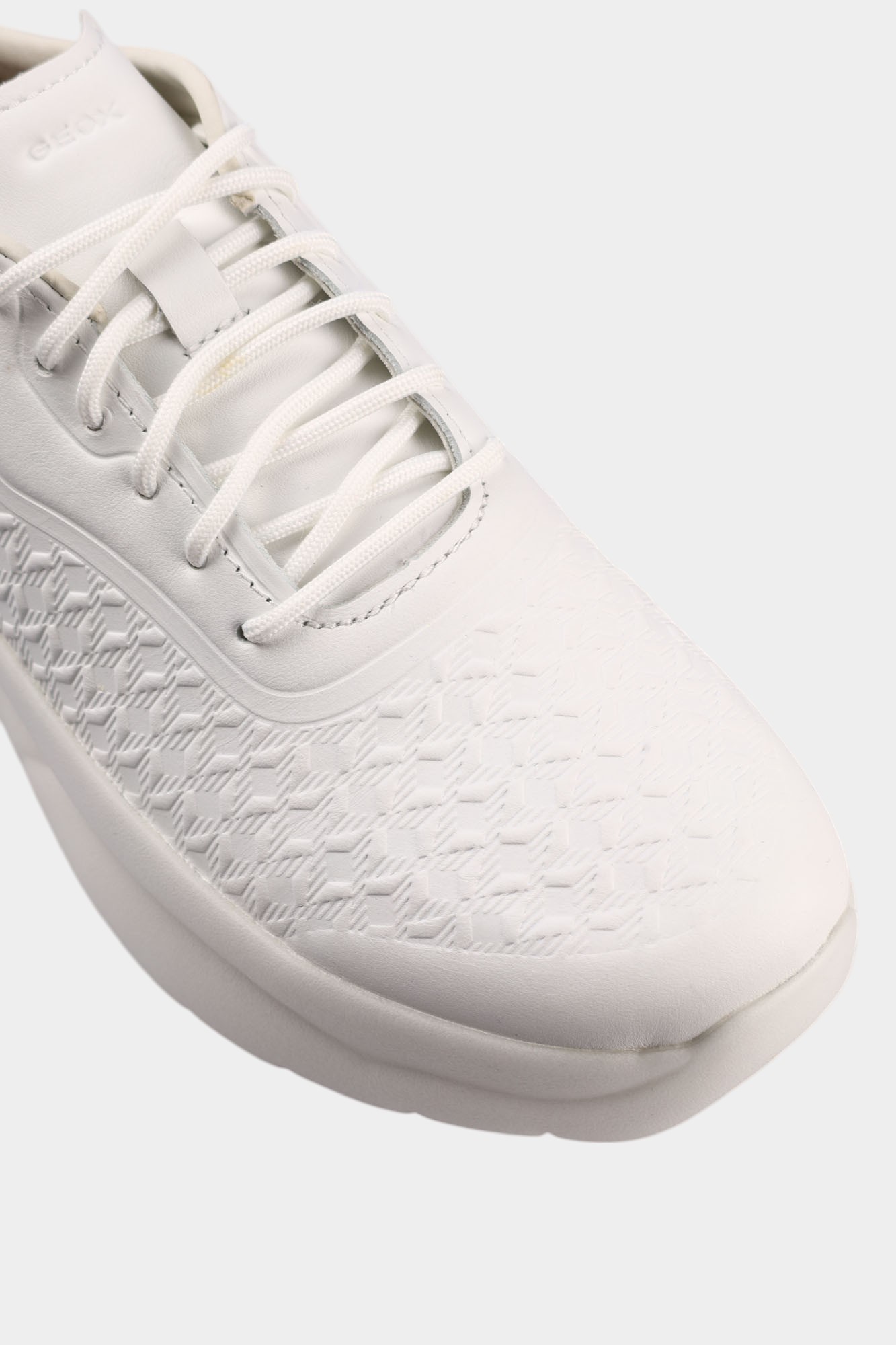 D551FB00085C Кроссовки Geox Белый