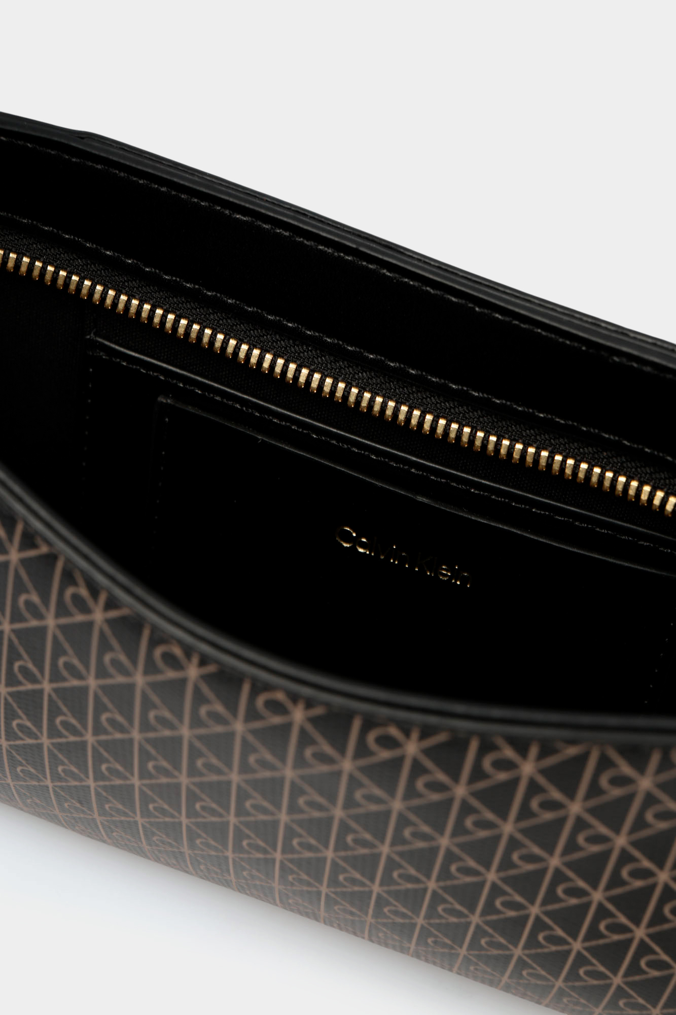 LV04F3324G Сумка Calvin Klein Jeans Черный