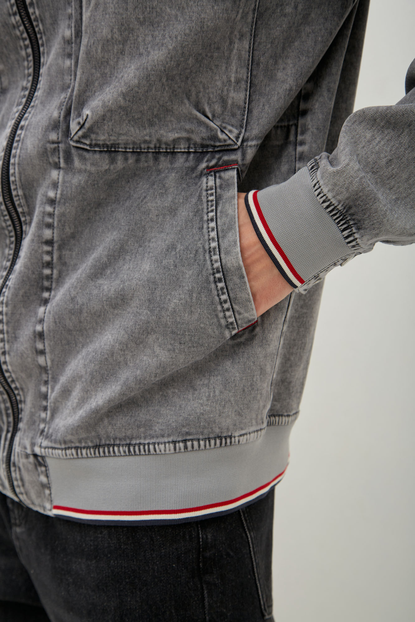 M-242-TH-56-0144 Бомбер The Hills Серый