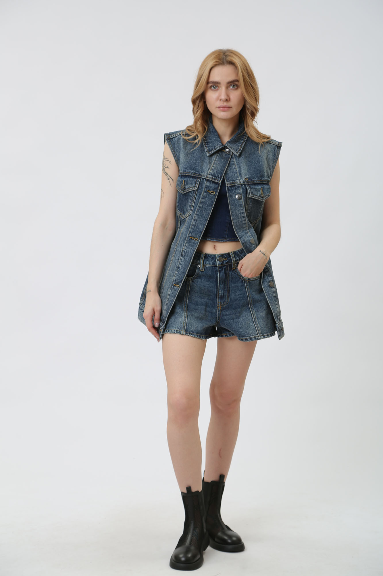 3DYJ77_Y15DZ шорты джинсовые armani exchange