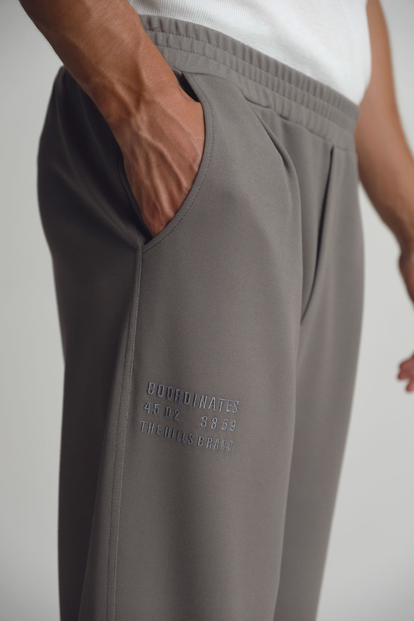 M-252-TH-56-2302 Брюки The Hills Серый