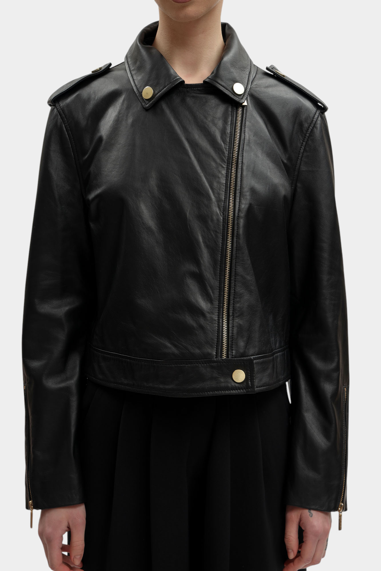 XW001924_AF25817 куртка кожаная armani exchange 