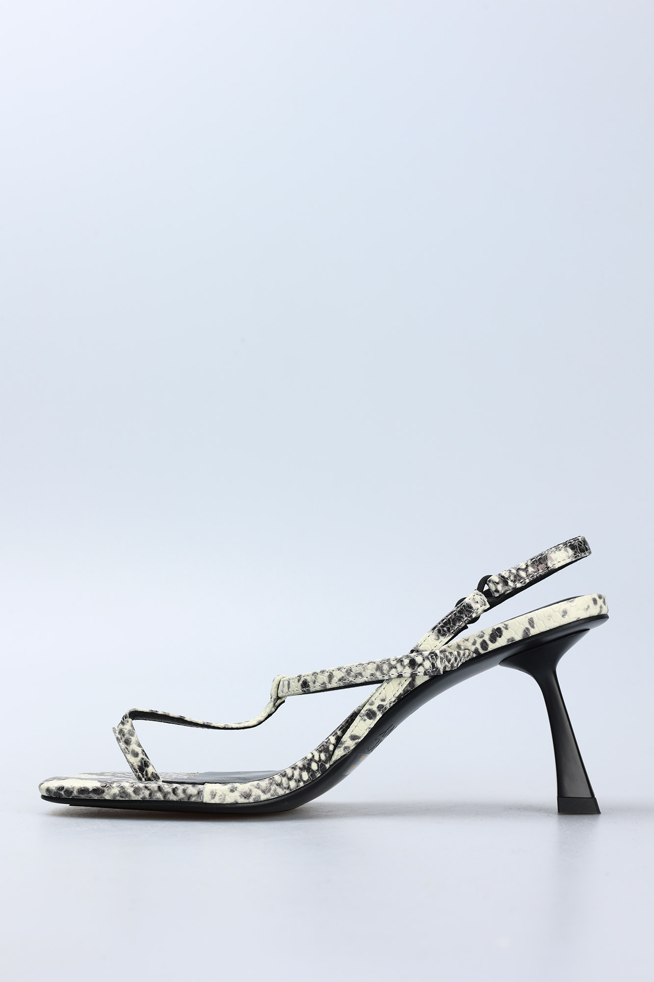 W2417-JY-308 Босоножки Marc Cony Молочный