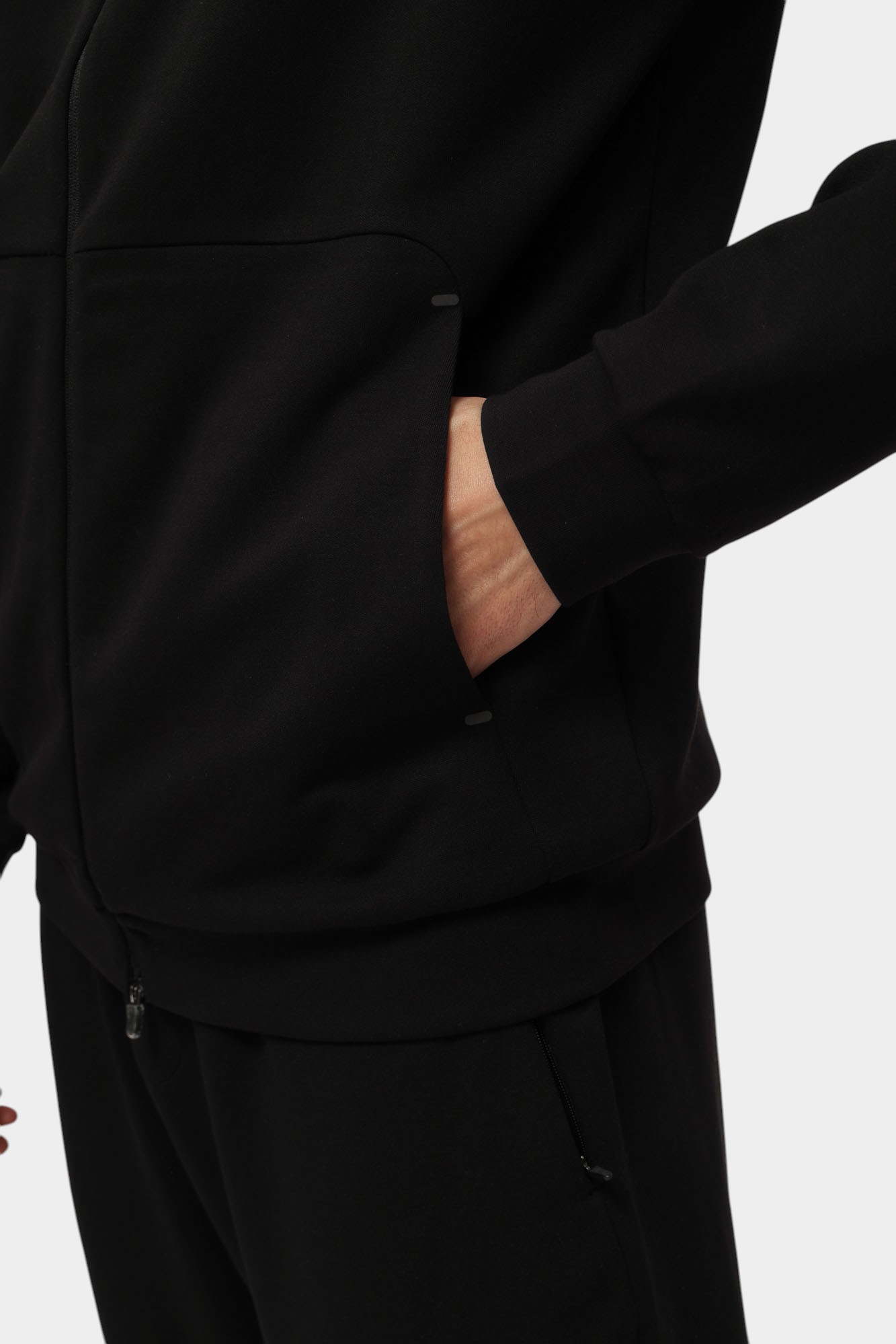 7M000131_AF12501 Костюм спортивный EA7 Черный