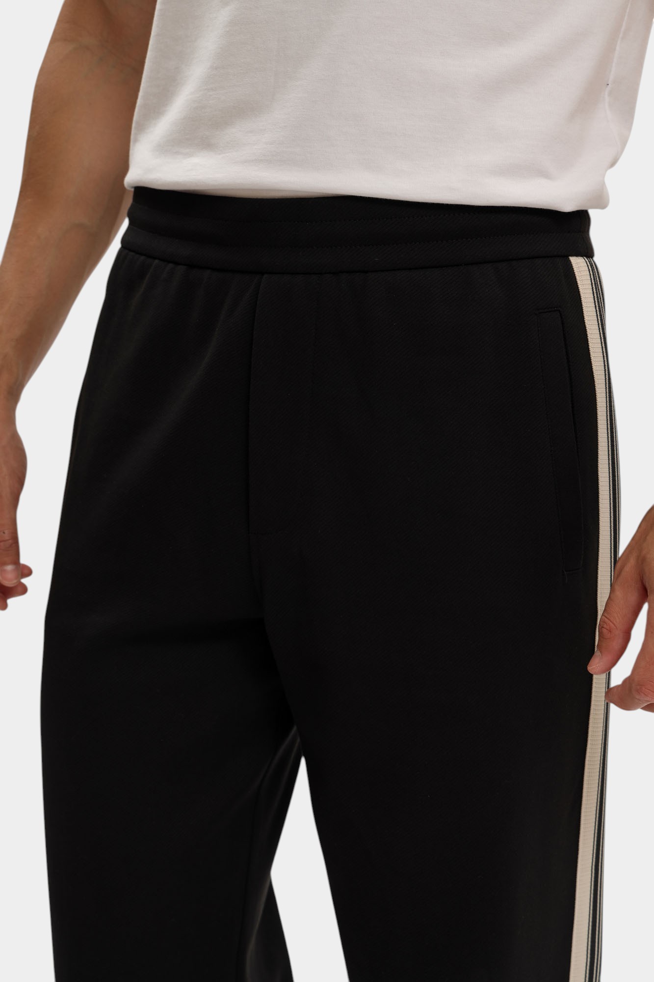 EM002873_ AF13488 Брюки спортивные Emporio Armani Черный