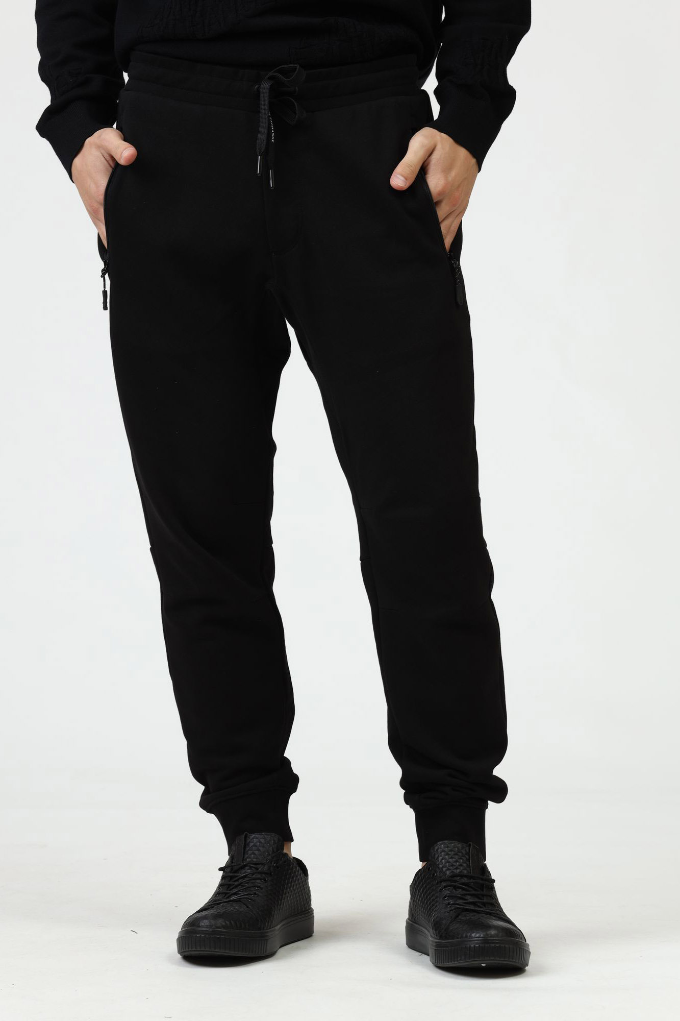 Брюки спортивные джоггеры Armani Exchange 8NZP73_ZJKRZ_1200_BLACK ...