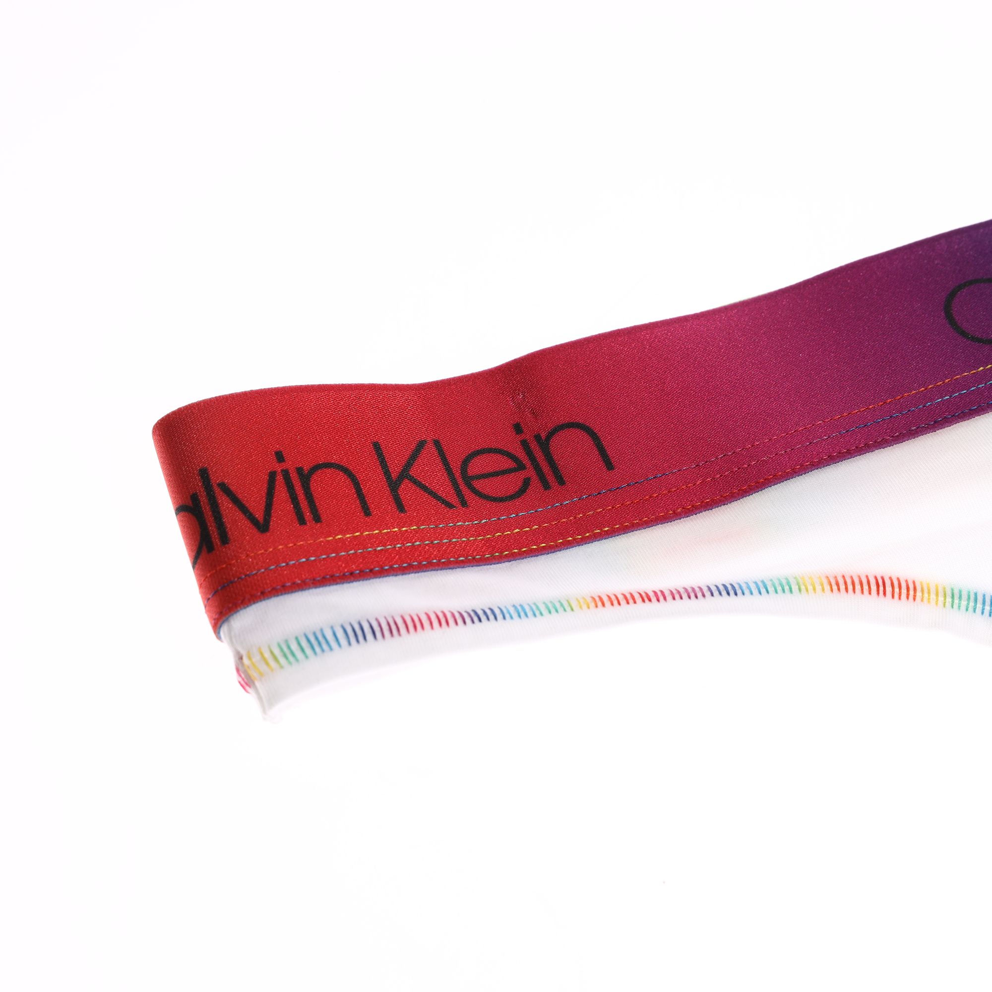 QF6581E трусы стринги calvin klein underwear 