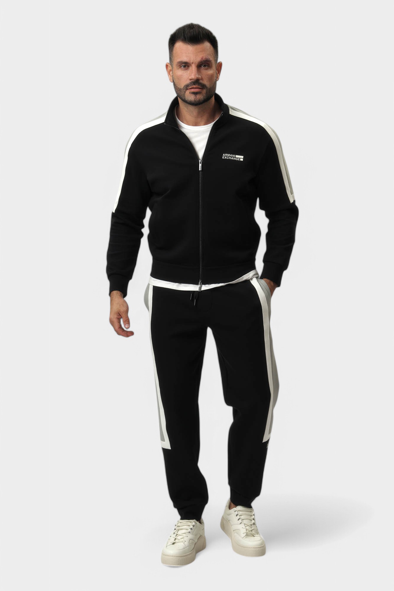 XM000520_AF13047 Толстовка Armani Exchange 
