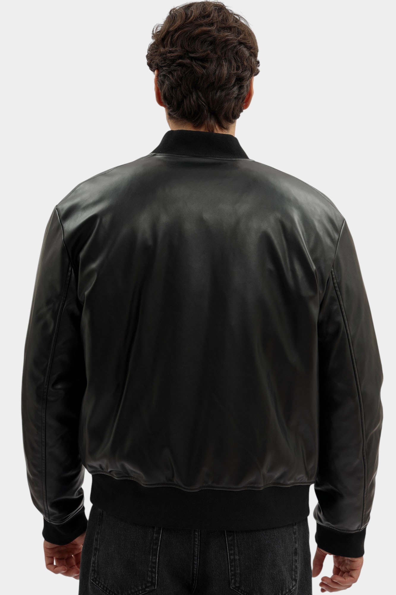 XM001104_AF16647 Бомбер Armani Exchange Черный