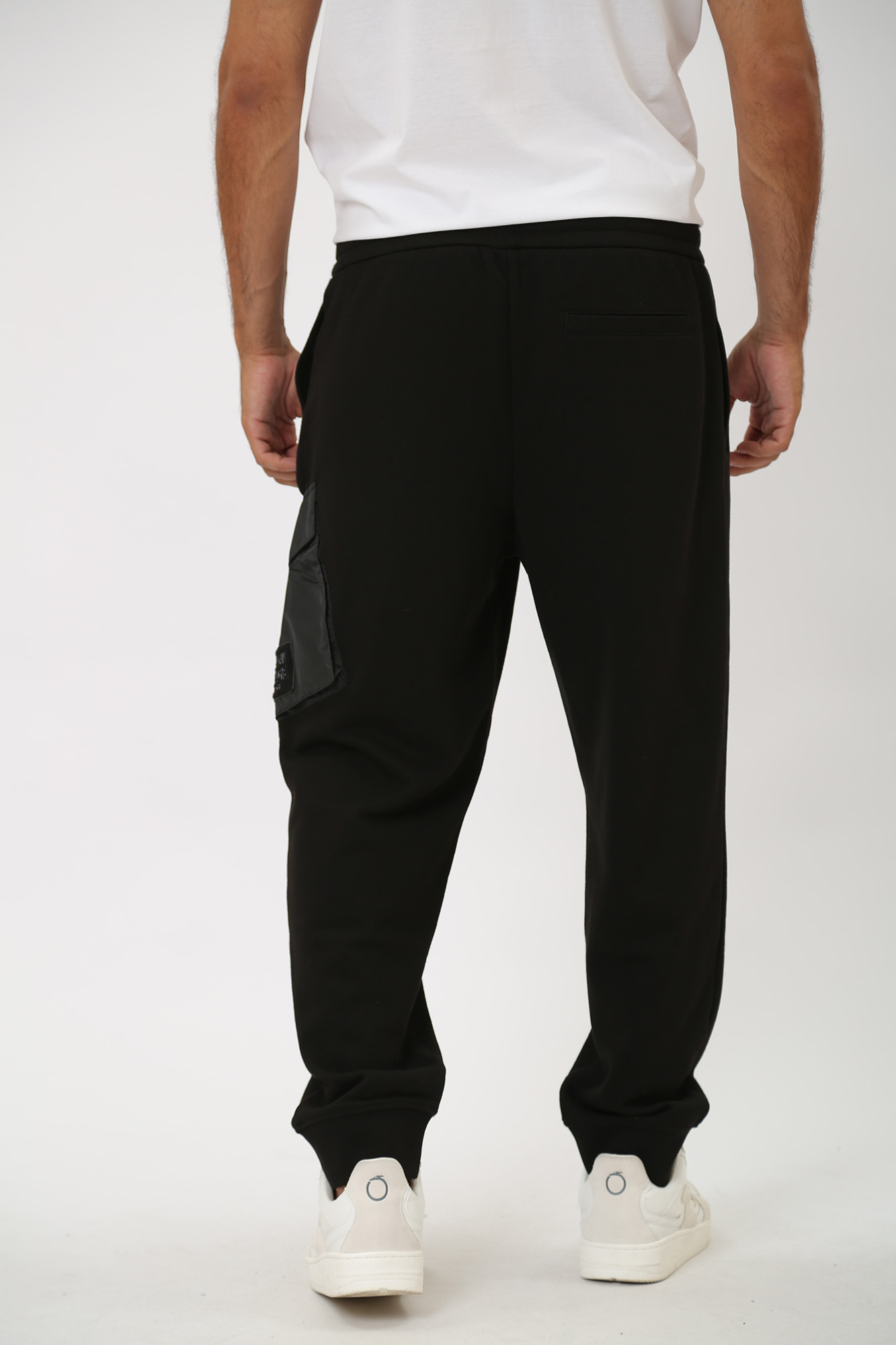 6RZPHA_ZJDGZ Брюки спортивные  Armani Exchange Черный