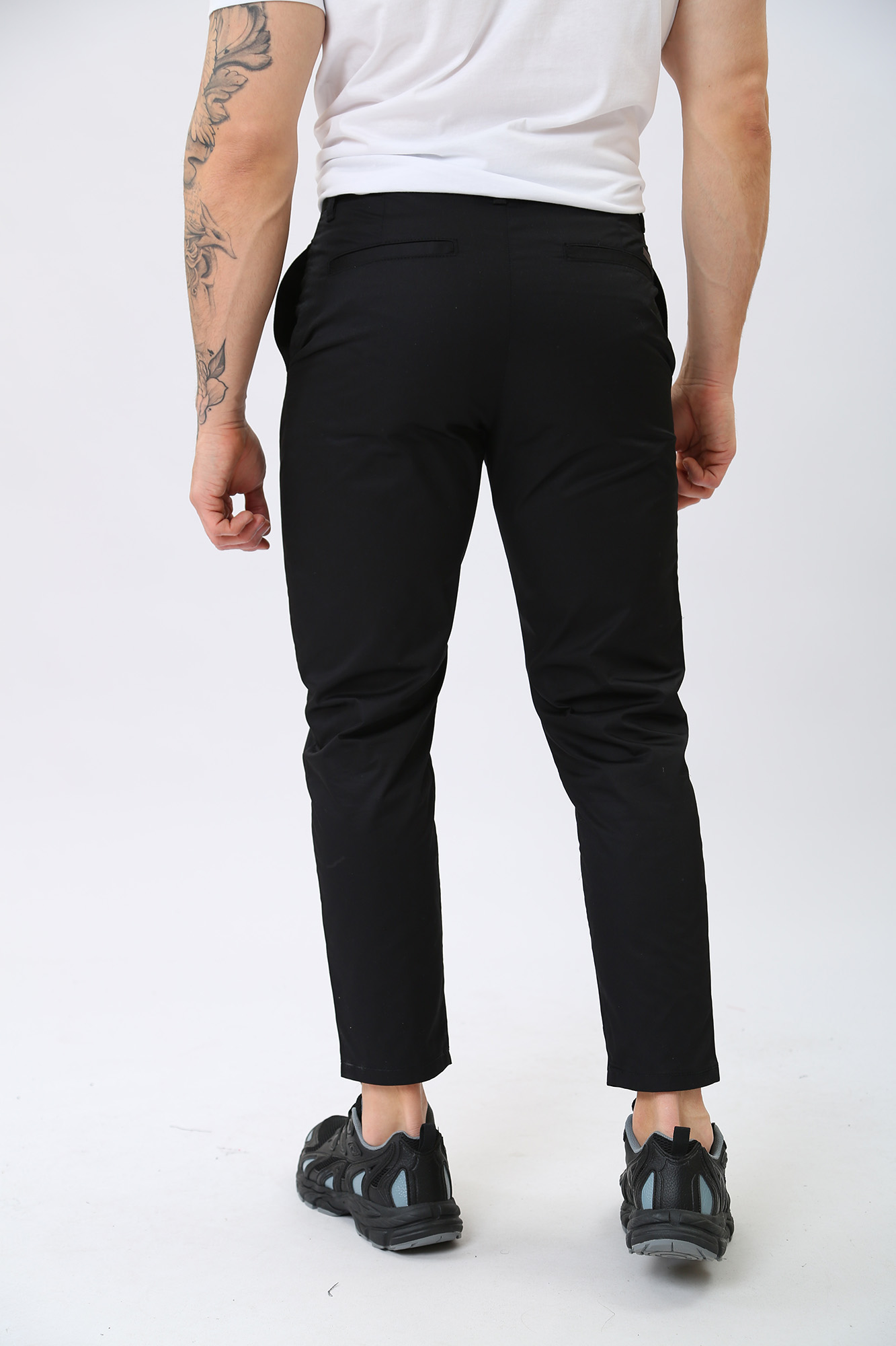 3RZP16_ZNXGZ Брюки чиносы Armani Exchange Черный