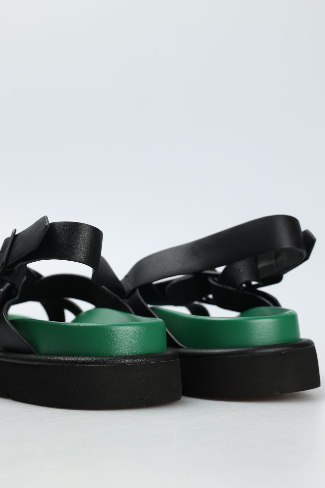 QS569-F201 Сандалии Graciana Черный