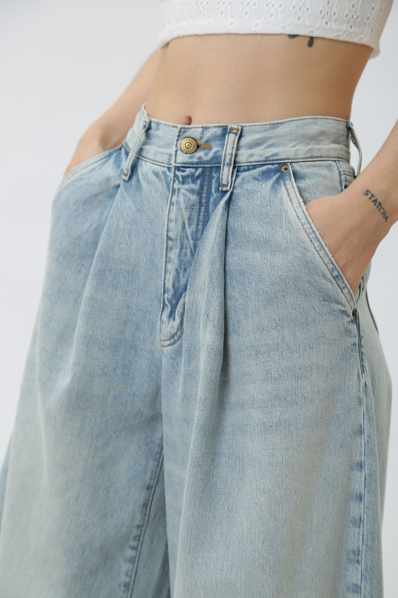 3DYJ33_Y27CZ брюки джинсовые armani exchange 