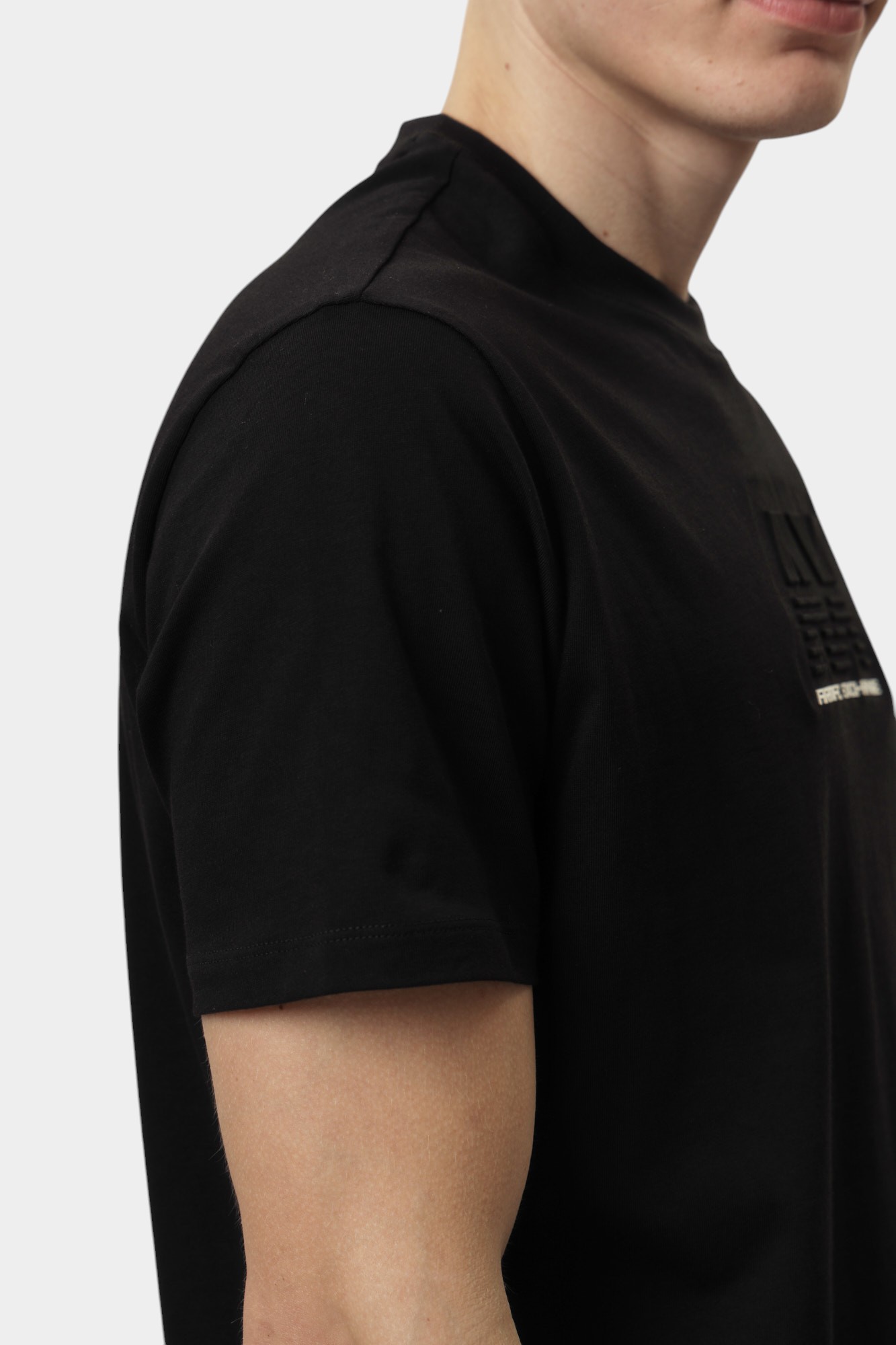 XM000544_AF10361 Футболка Armani Exchange Черный