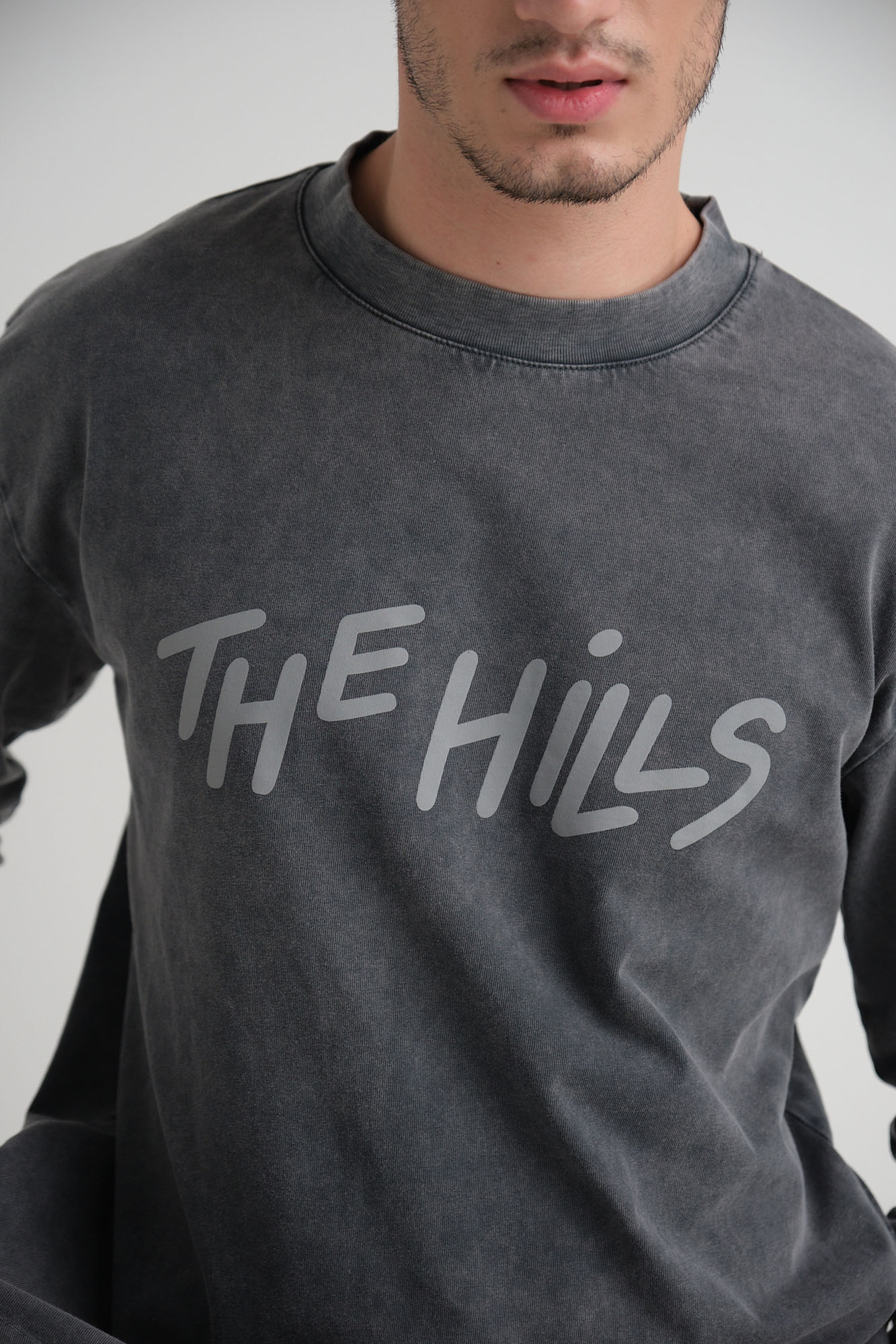 M-242-TU-22-6001 Лонгслив The Hills Серый