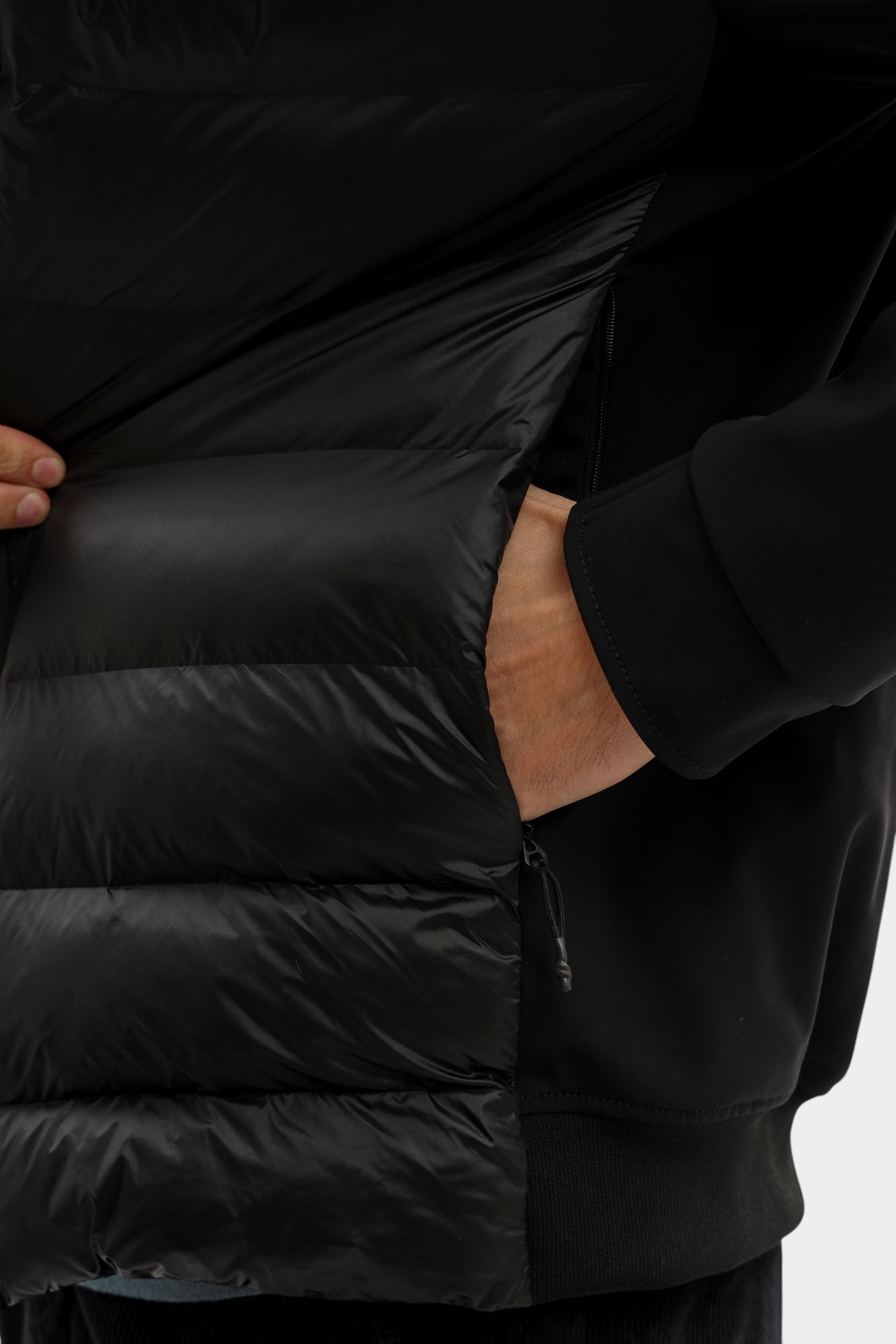 30047560_10018403 Куртка Strellson Черный