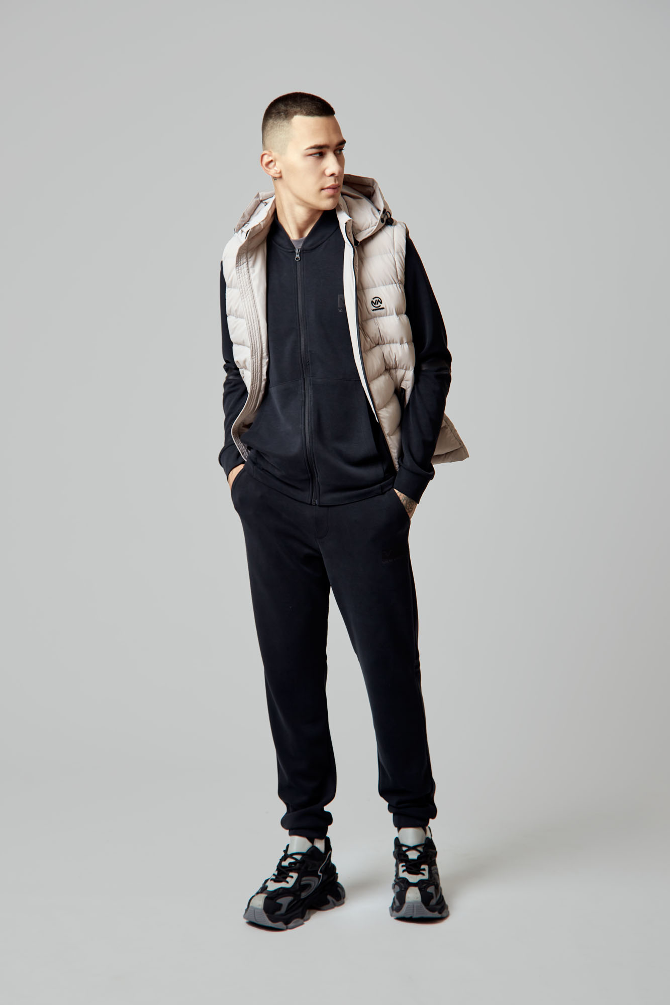 VM-OMA-53-348 Толстовка Van Mich Черный