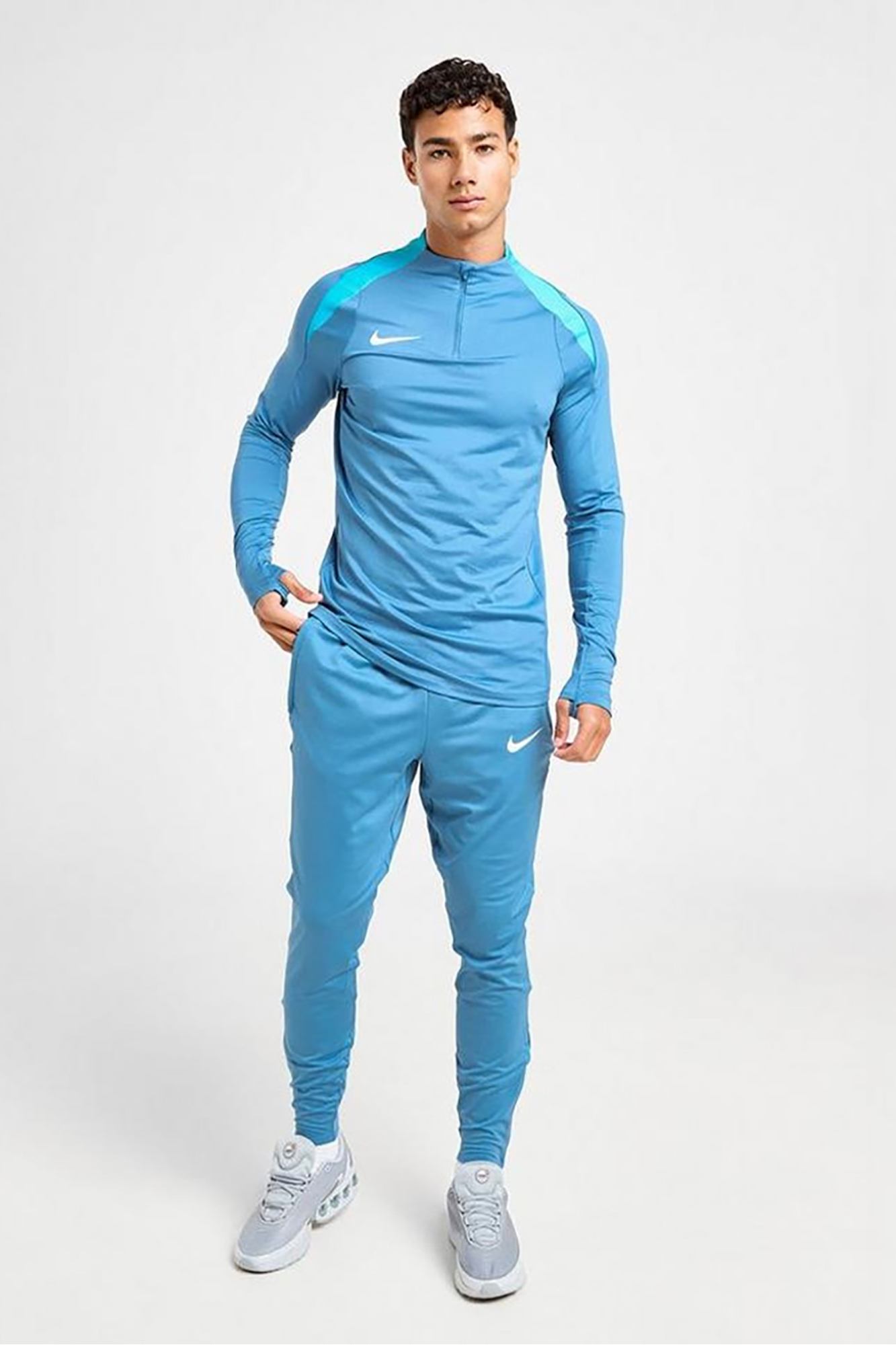 FN2403 Лонгслив Nike 