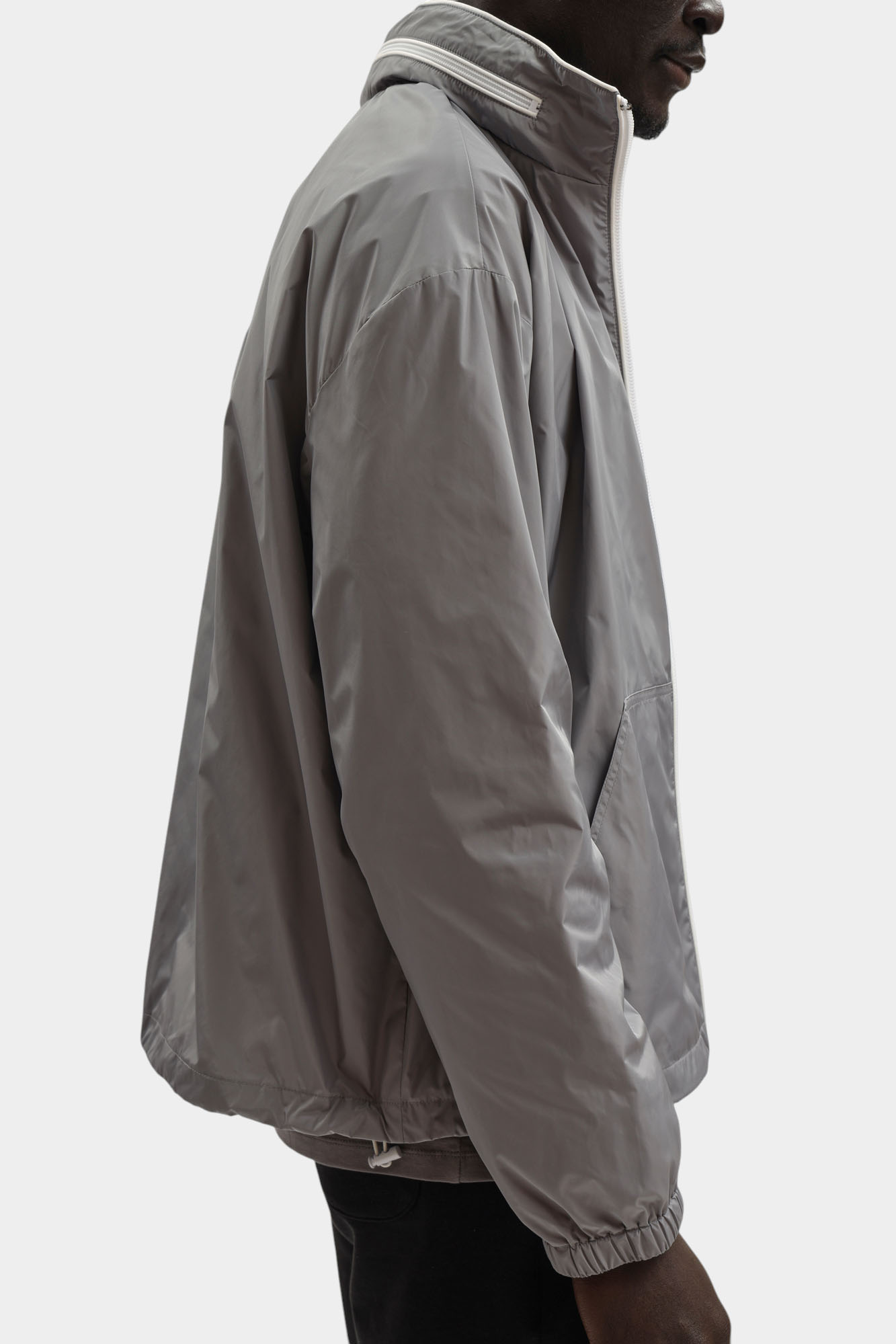 561557_505009 Куртка Karl Lagerfeld Серый