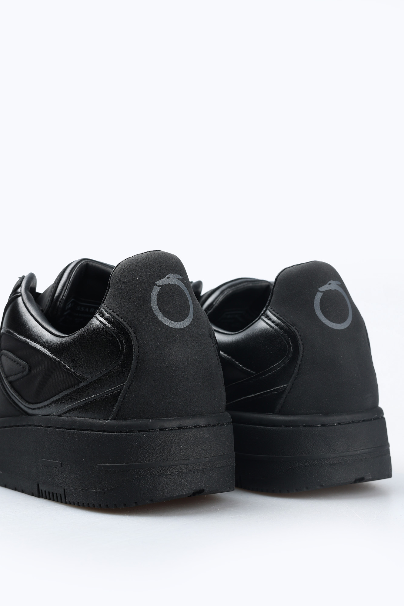 79A00844-9Y099994 Кеды Trussardi Черный