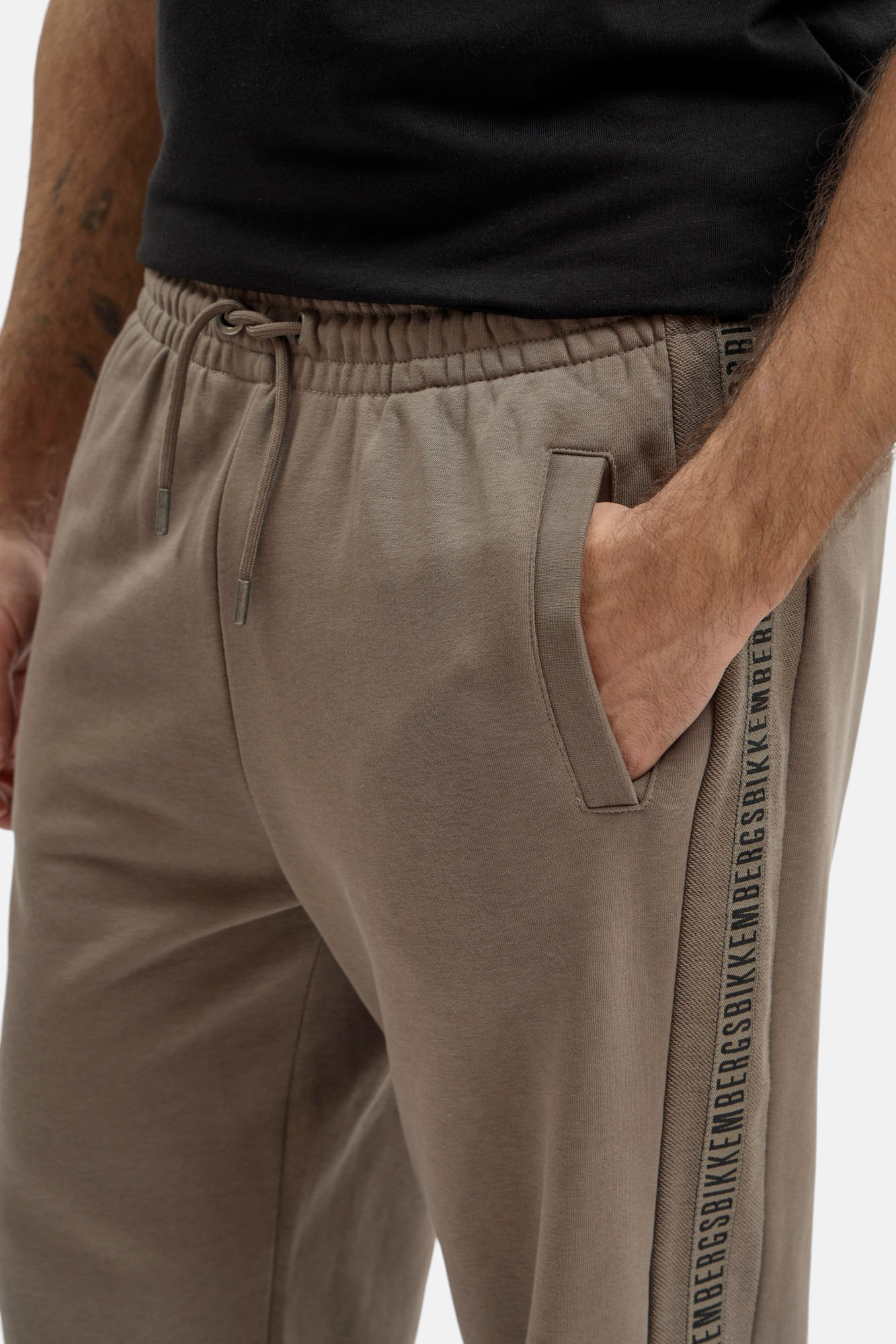 BMF1484 Брюки спортивные Bikkembergs Коричневый