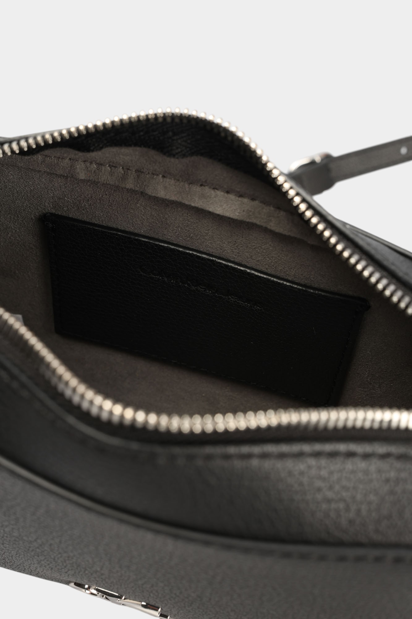 LV04K3162G Сумка Calvin Klein Jeans Черный