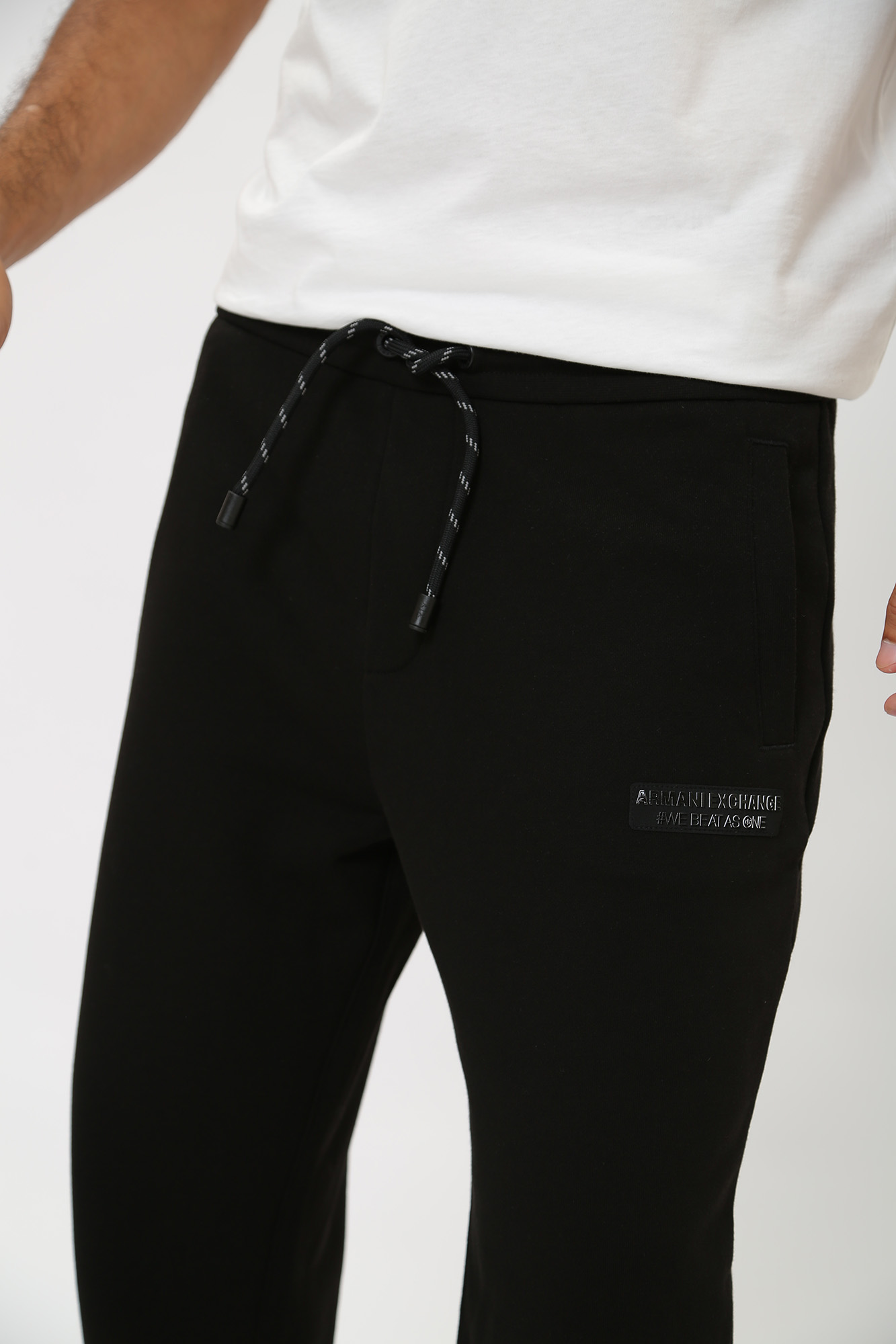 6RZPHE_ZJDGZ Брюки спортивные  Armani Exchange Черный