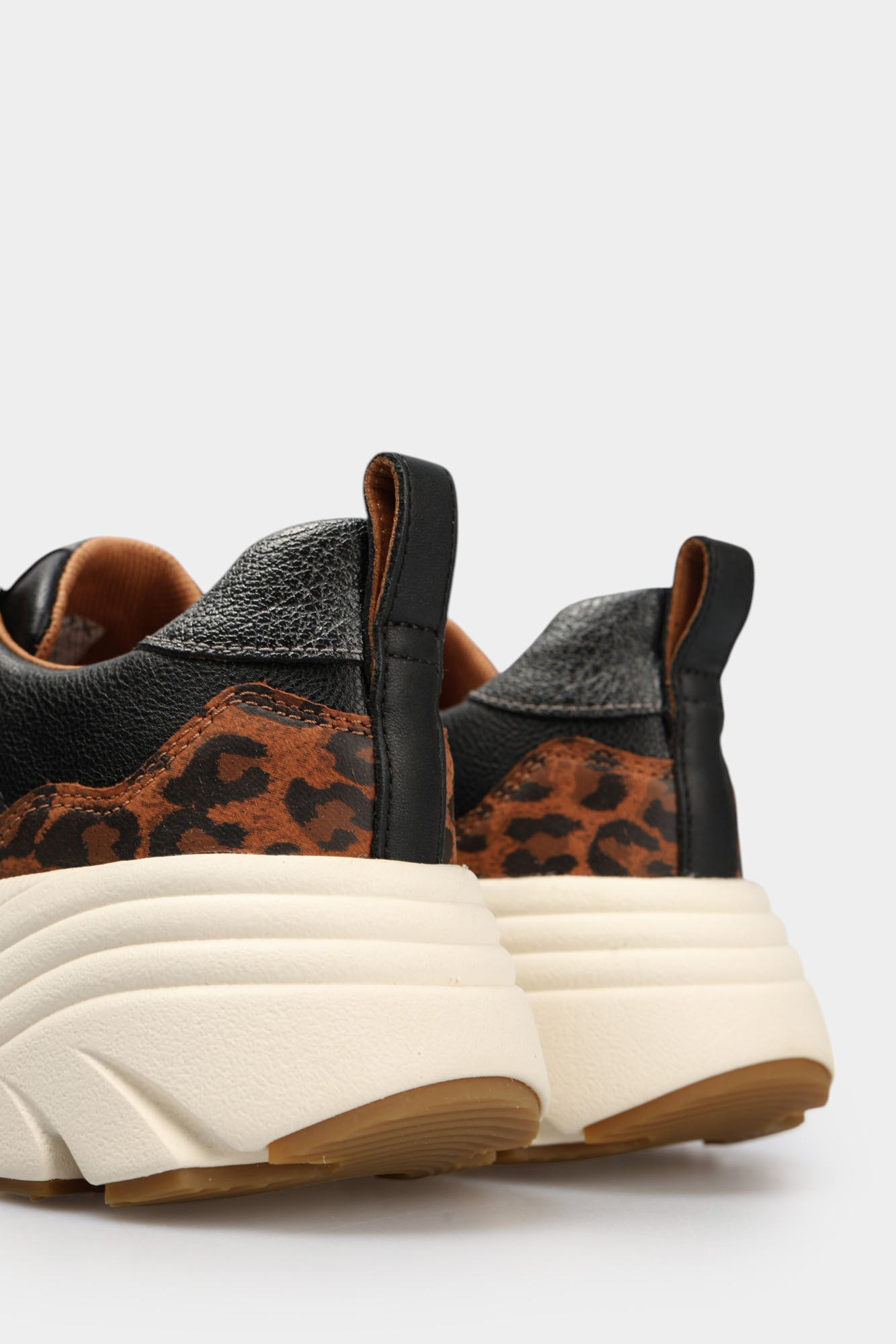 D36UFE05485C Кроссовки Geox Черный