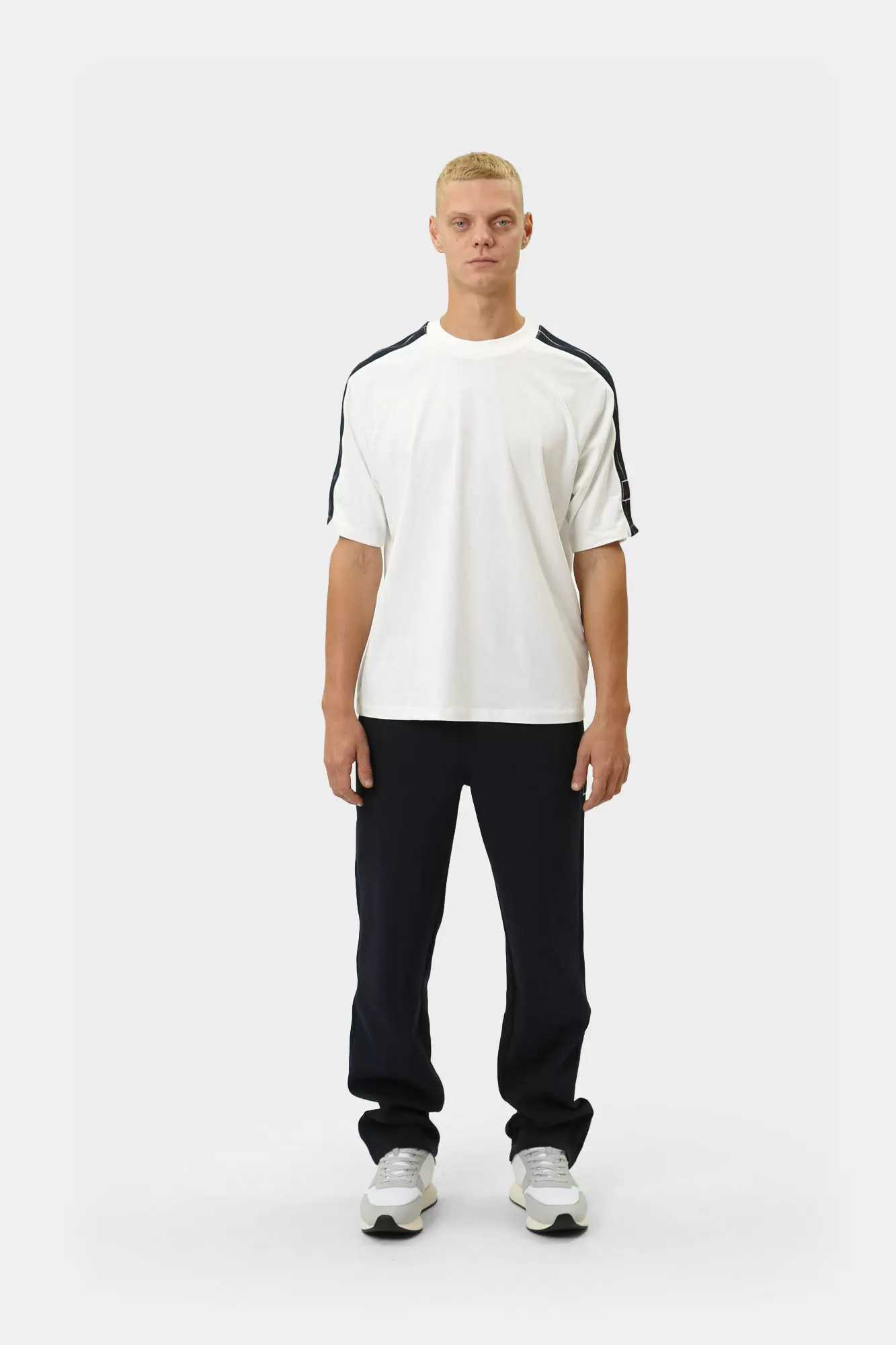6DZTJE_ZJ9JZ Футболка Armani Exchange Белый