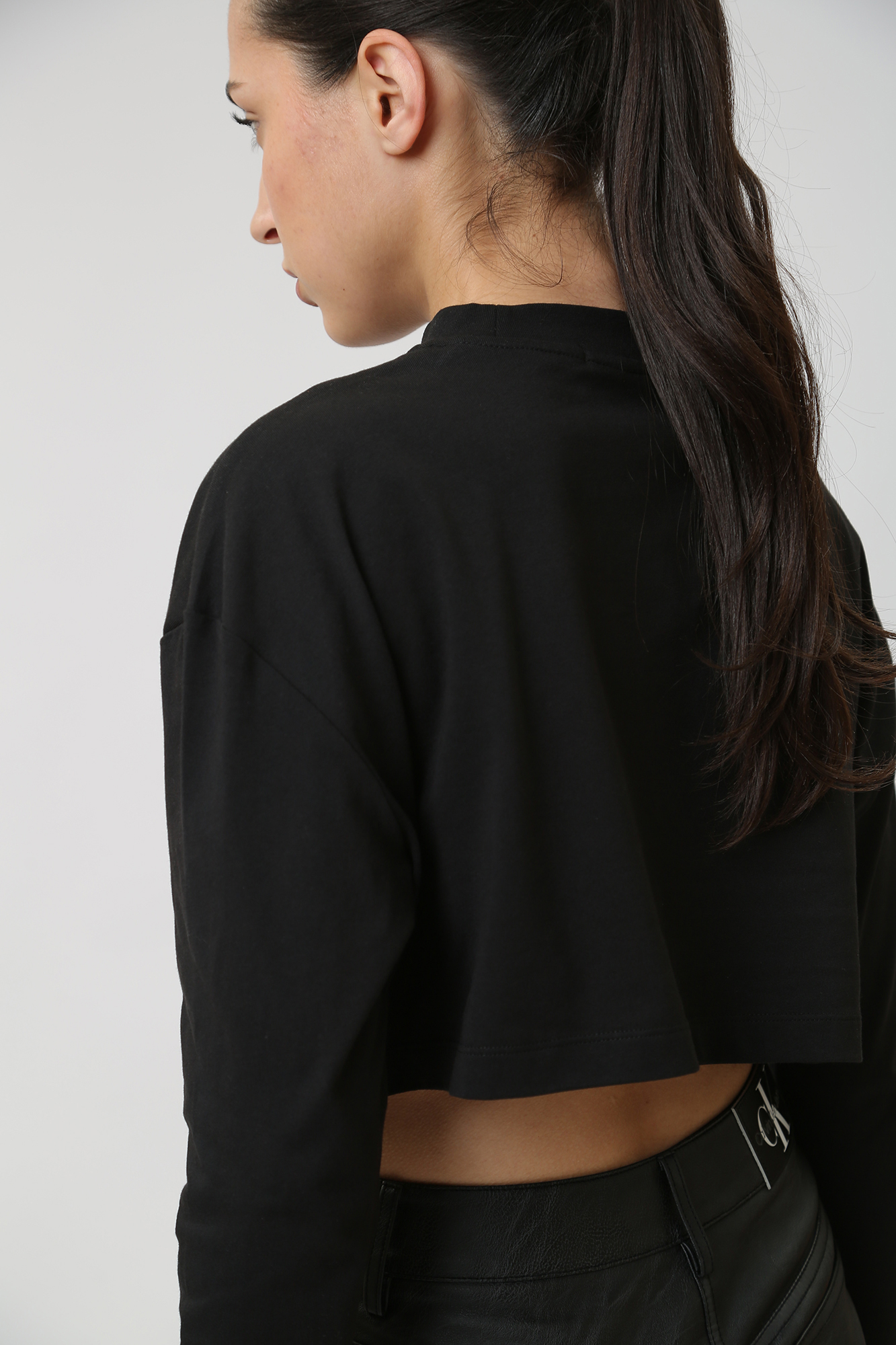 J20J223252 лонгслив calvin klein jeans 