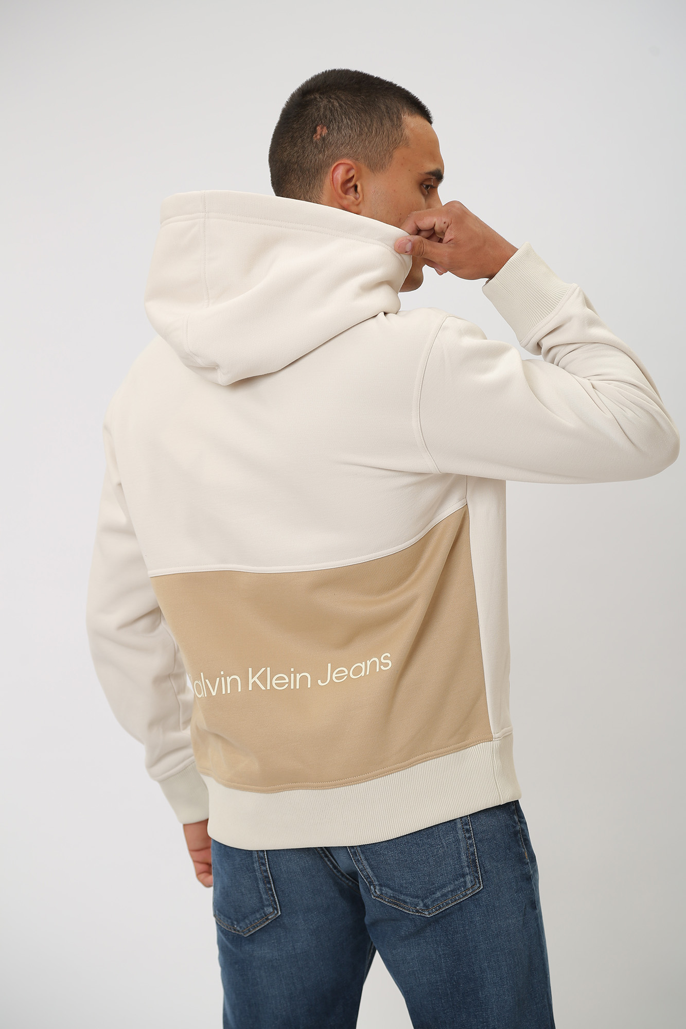 J30J323435 Худи Calvin Klein Jeans  Calvin Klein Jeans Белый
