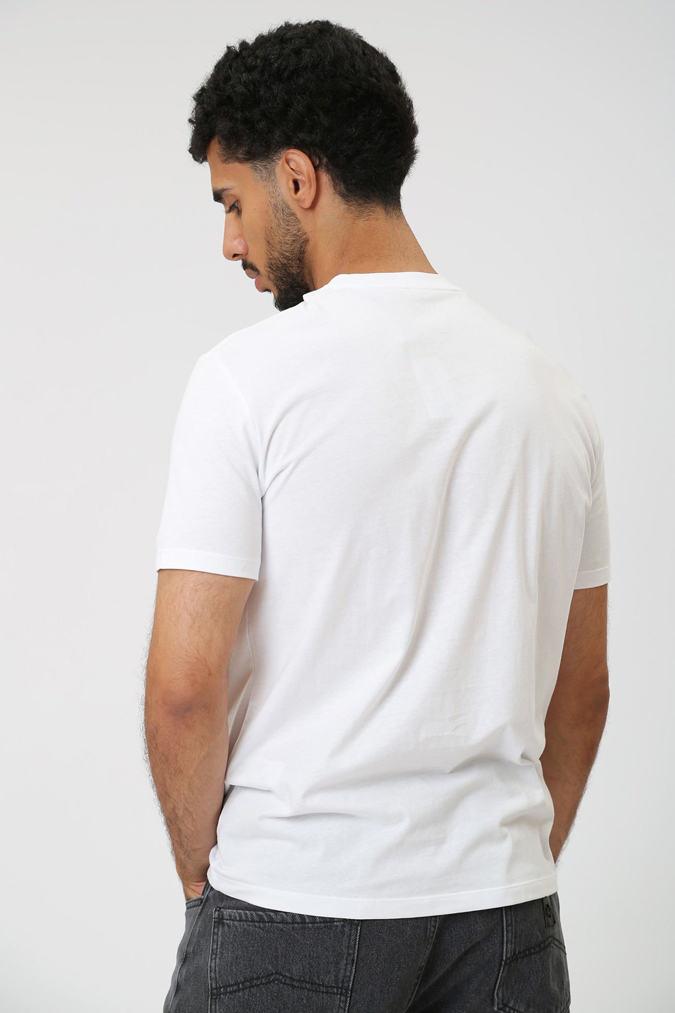 6RZTLB_ZJBYZ Футболка Armani Exchange Белый