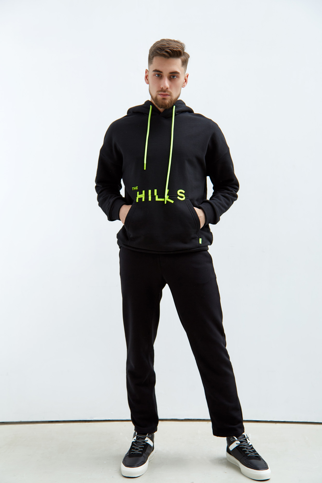 M-231-P-20-6109 Брюки спортивные The Hills Черный