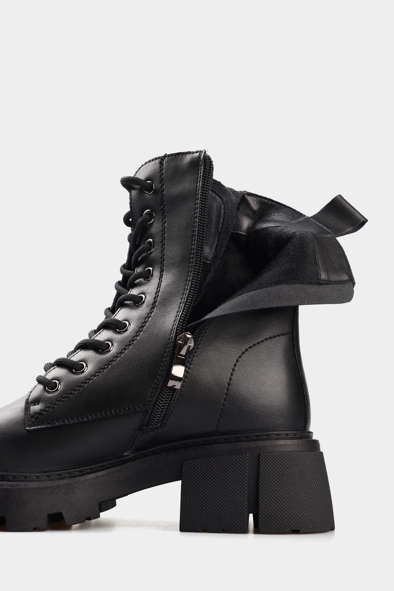 CAN53_A76 Ботинки Marc Cony Черный