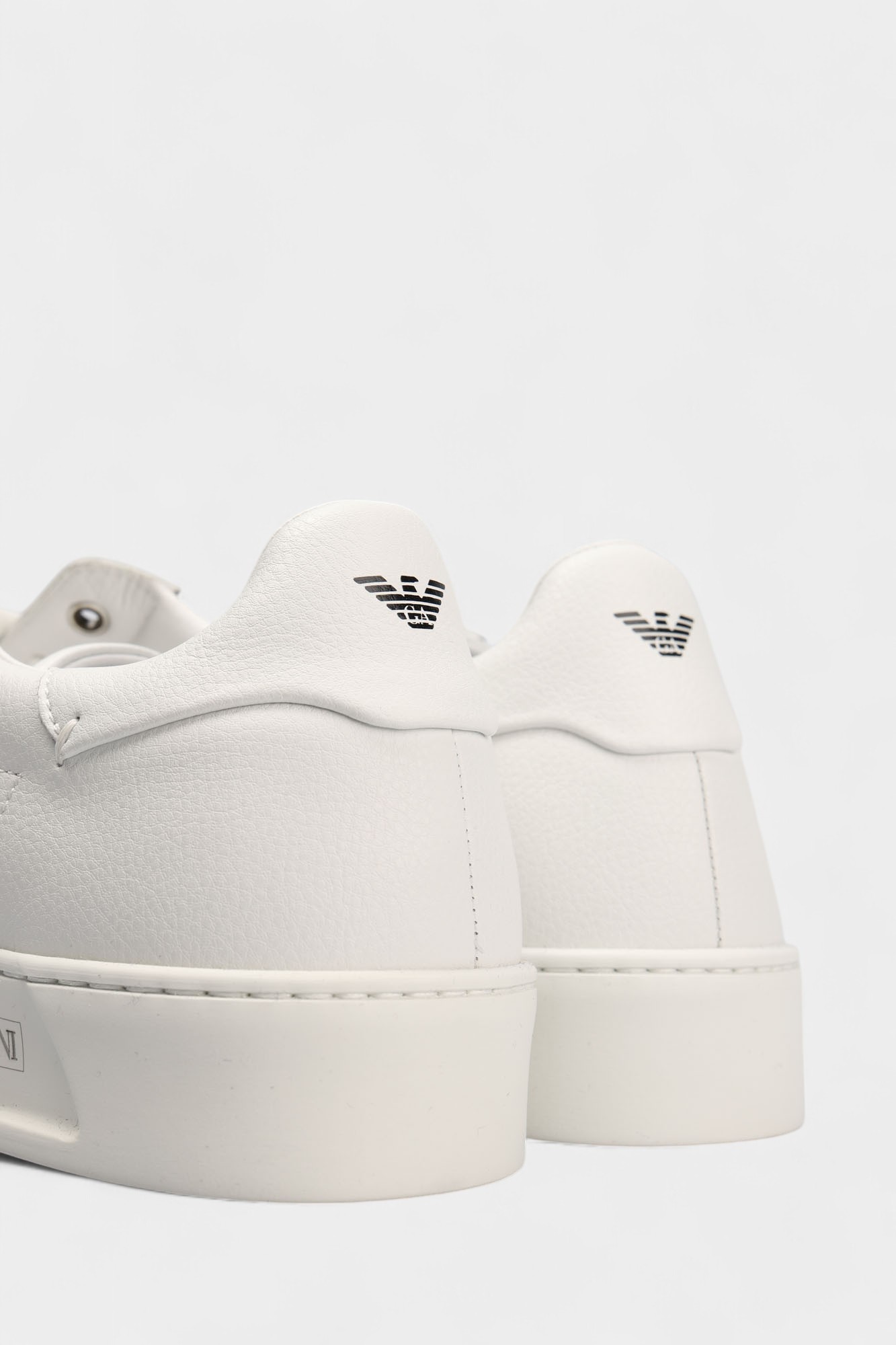 X3X241_XR375 Кеды Emporio Armani Белый