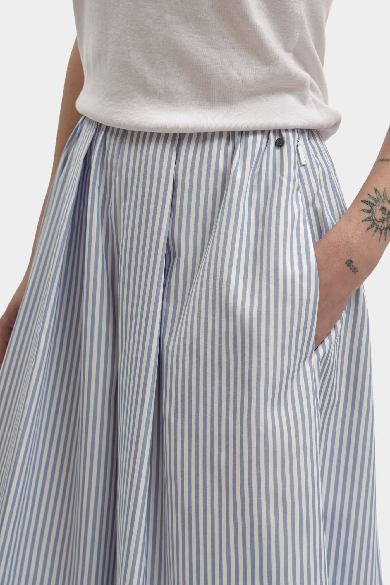 XW002035_AF21535 юбка armani exchange 