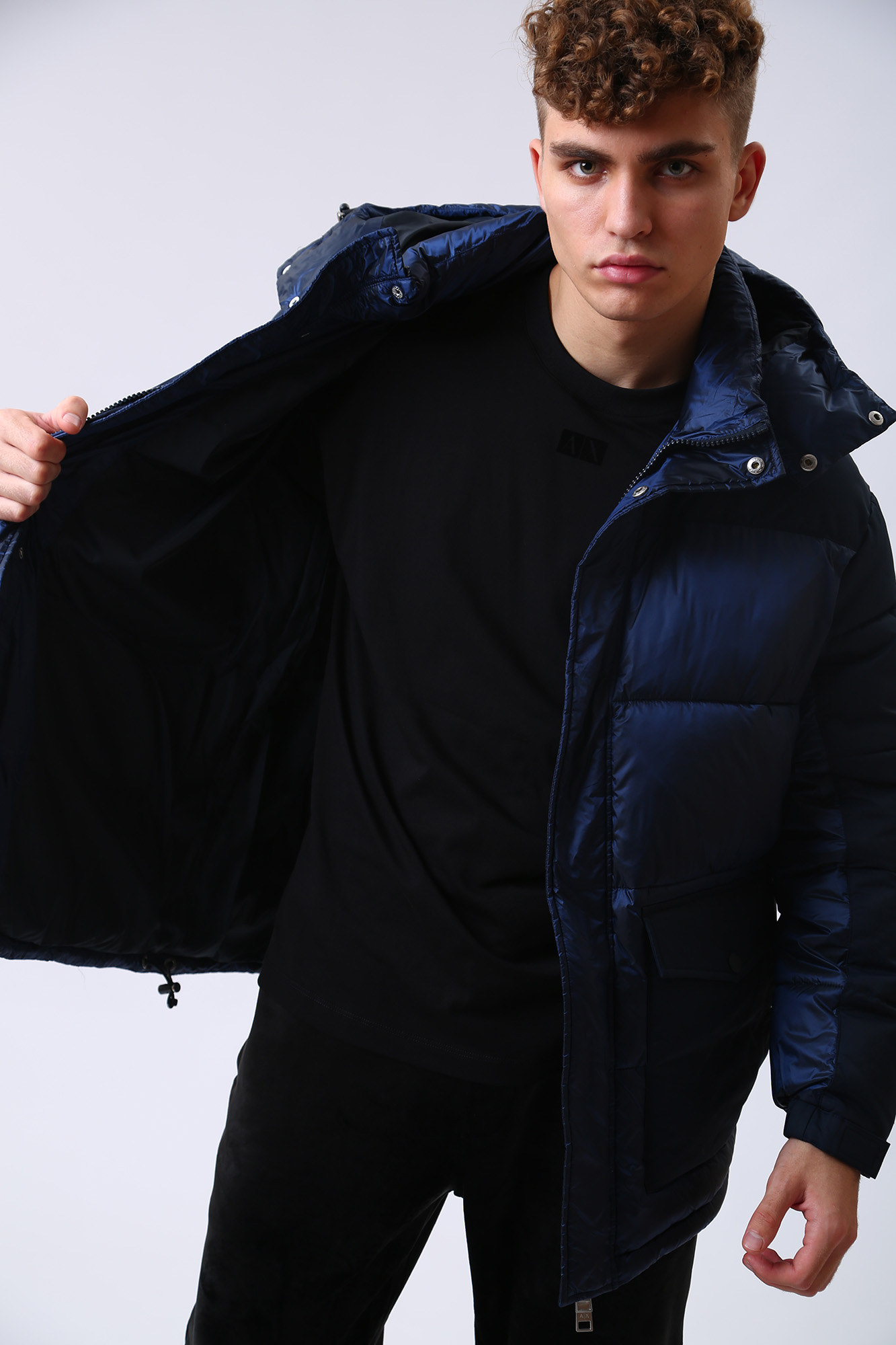 6LZK34_ZNWHZ Куртка пуховая Armani Exchange Синий