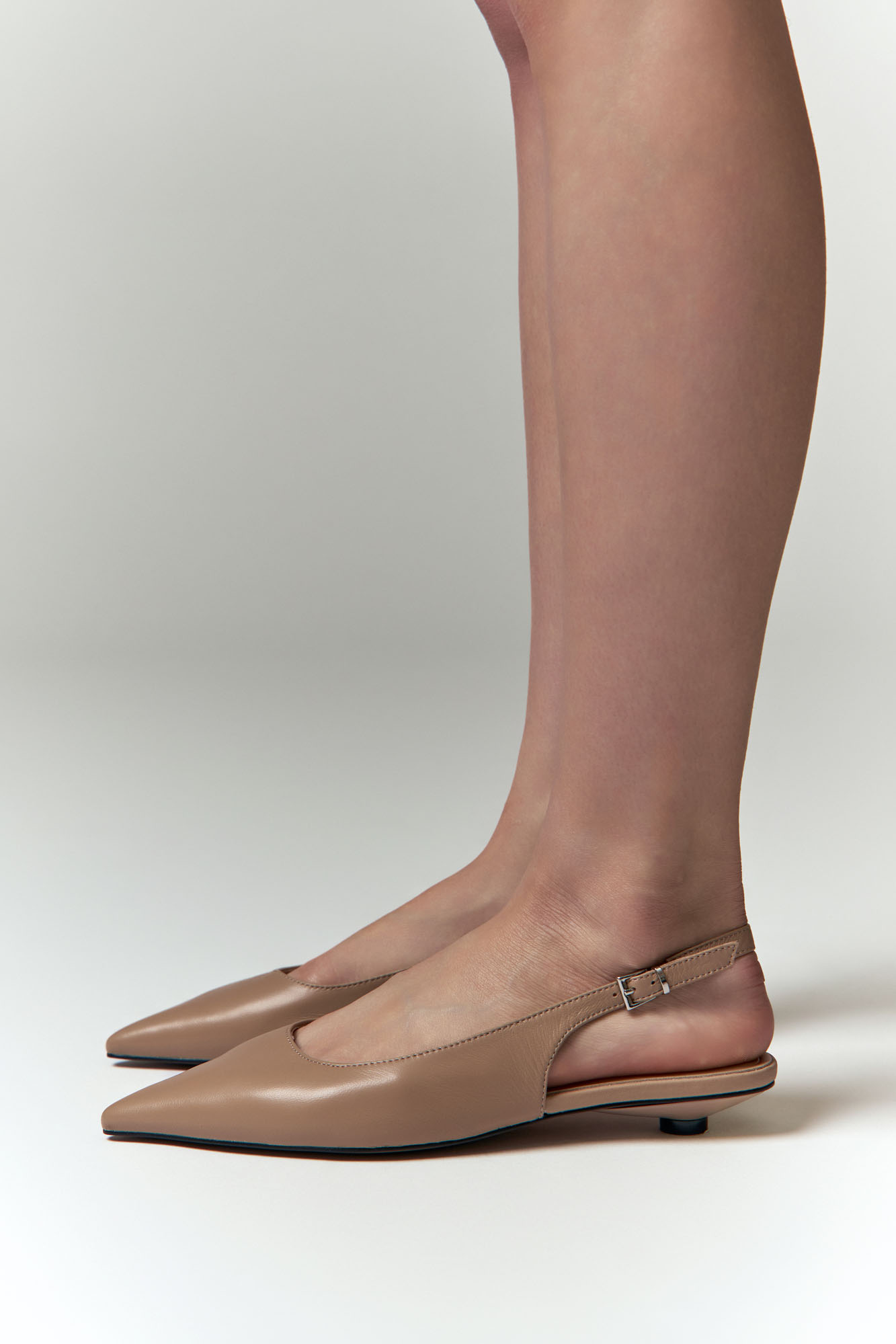 MC21678 Босоножки Marc Cony Бежевый