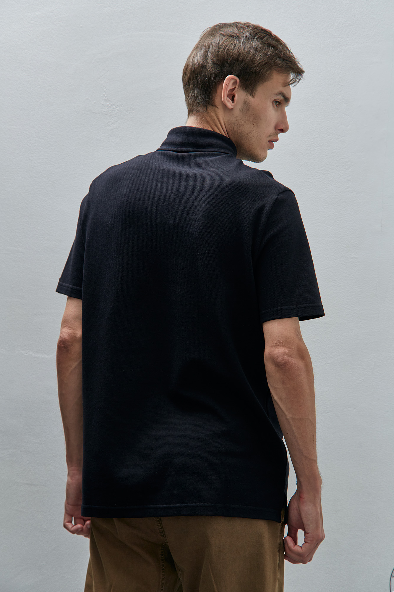 M-232-P-23-0069 Поло The Hills Черный